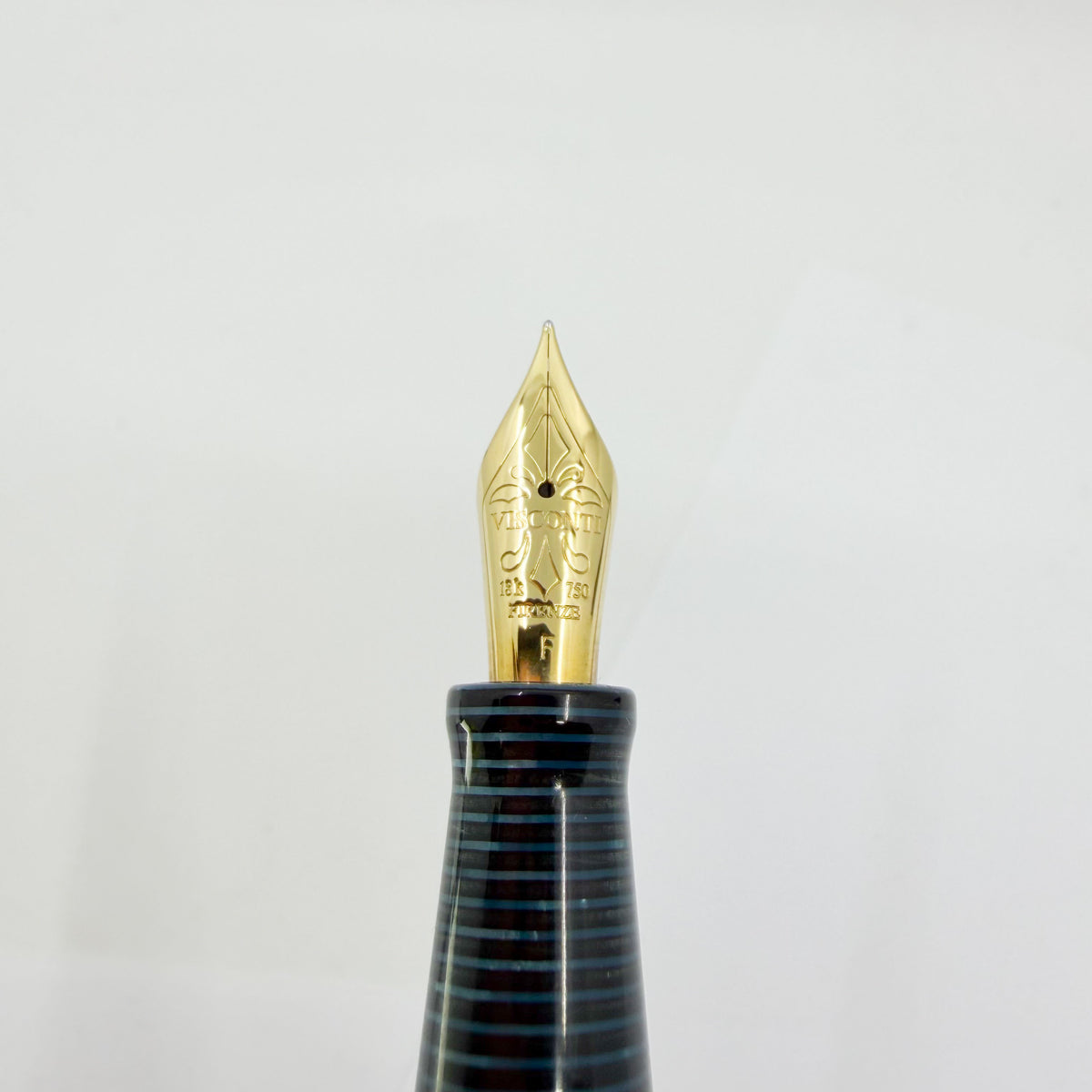 Visconti Manhattan Blue Celluloid Fountain Pen - Fine 18kt Gold Nib