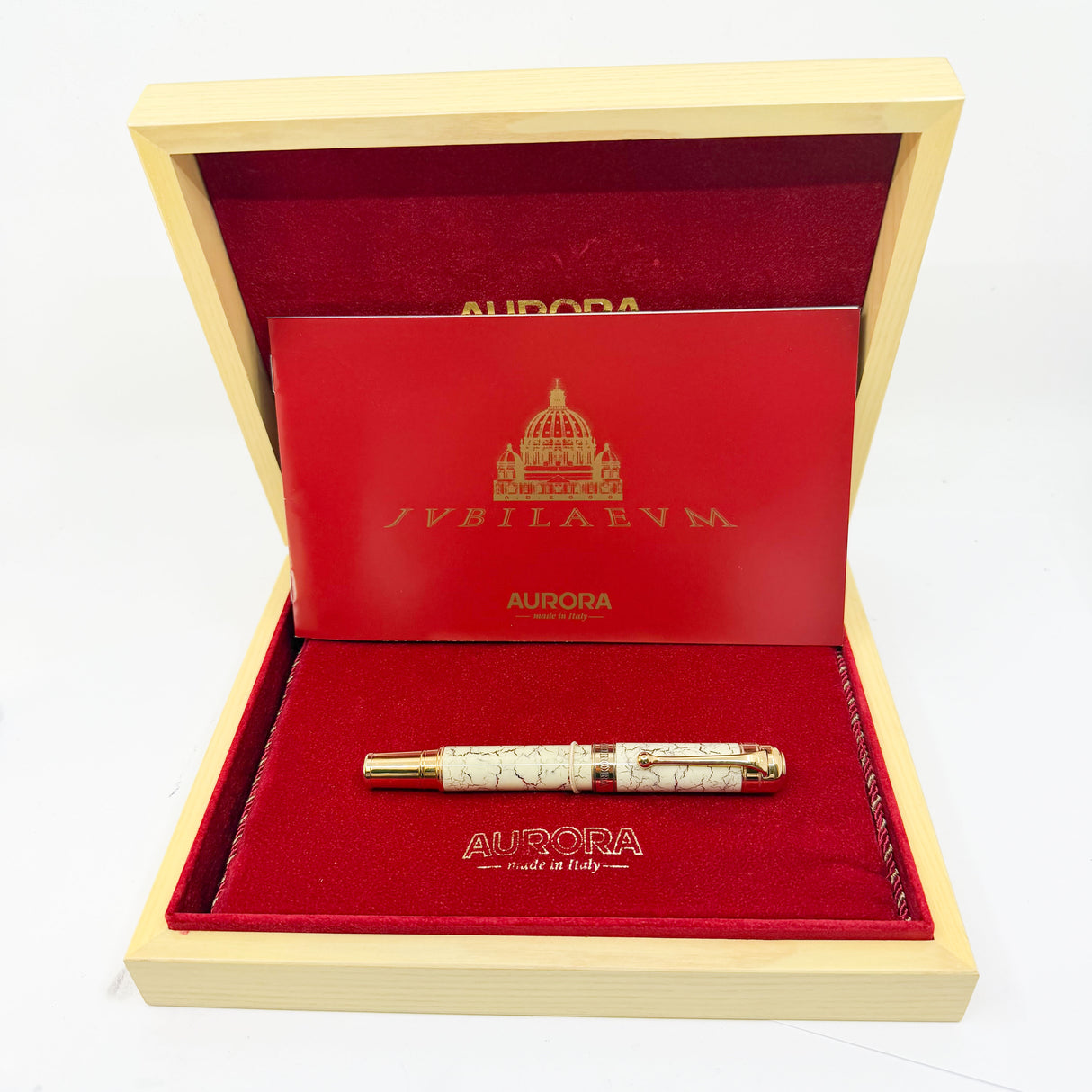 Aurora Jubileum 2000 Lacquered Limited Edition Fountain Pen - Medium 18 Kt Gold Nib