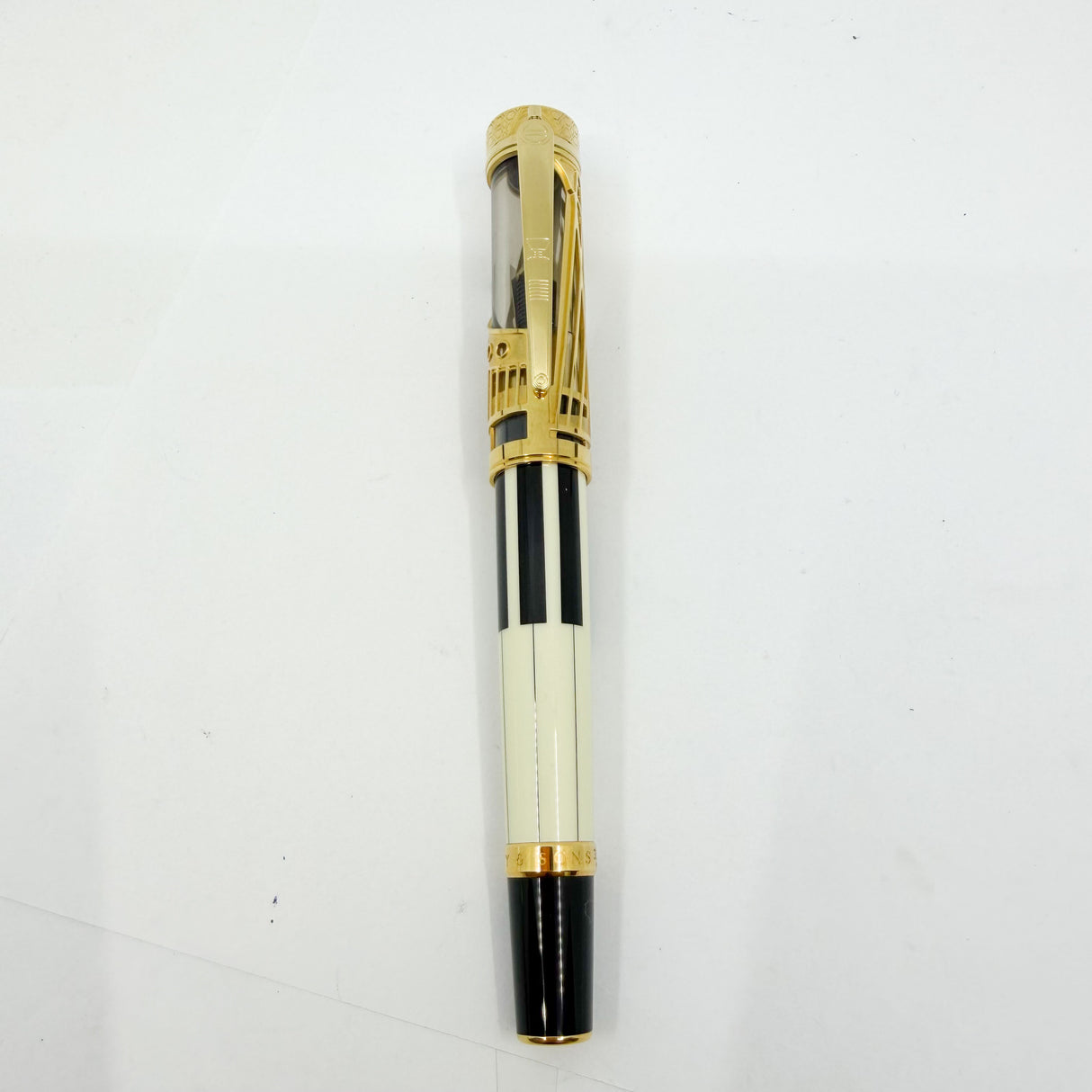 Montblanc Henry E, Steinway 888 Special Edition Patron Of The Arts Limited Edition Fountain Pen - Medium 18kt Gold Nib