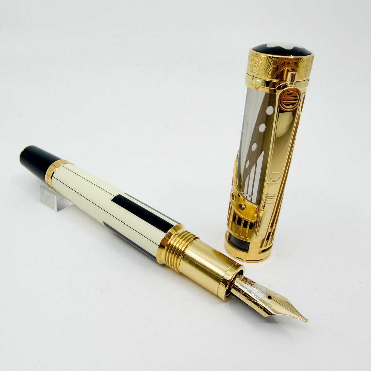 Montblanc Henry E, Steinway 888 Special Edition Patron Of The Arts Limited Edition Fountain Pen - Medium 18kt Gold Nib