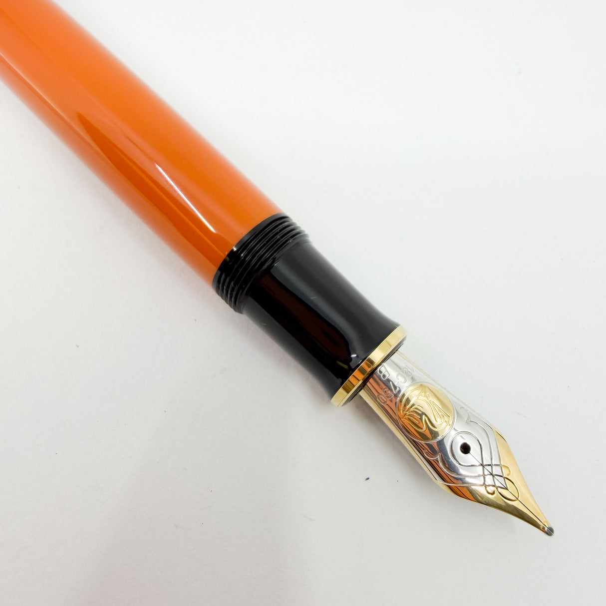 Pelikan M800 Souveran Burnt Orange Fountain Pen - Broad 18kt Gold Nib