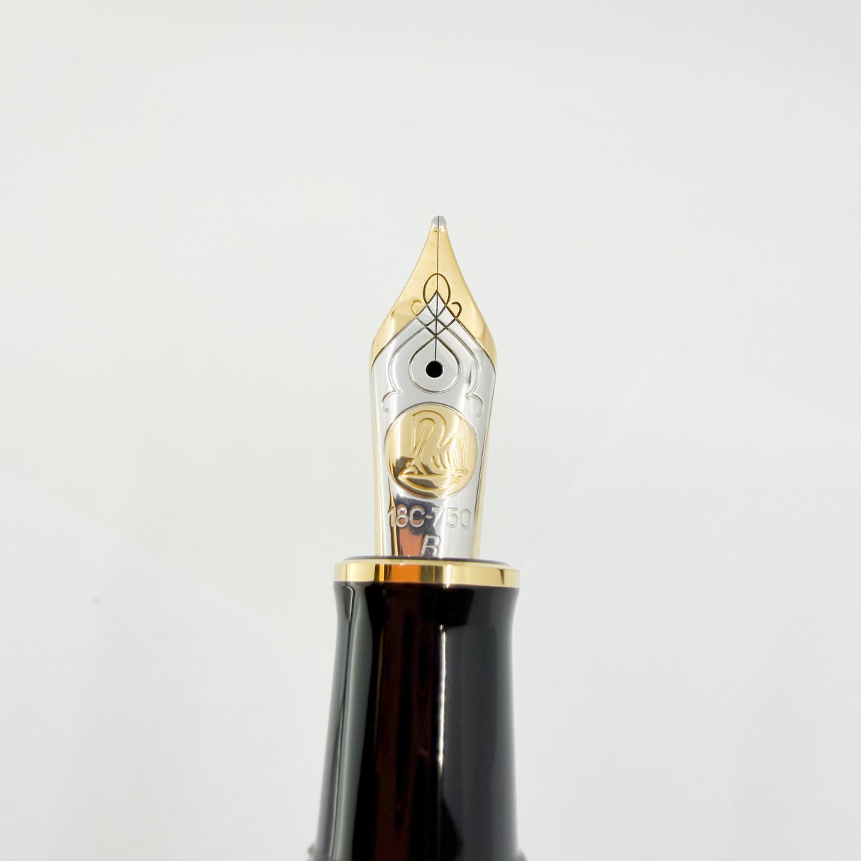 Pelikan M800 Souveran Burnt Orange Fountain Pen - Broad 18kt Gold Nib
