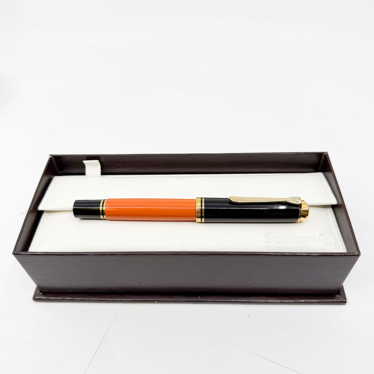 Pelikan M800 Souveran Burnt Orange Fountain Pen - Broad 18kt Gold Nib