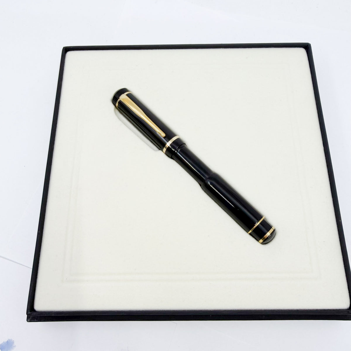 Montblanc Historical Limited Edition Fountain Pen Celebrating its 100th Anniversary - Fine 18kt Gold Retractable Nib