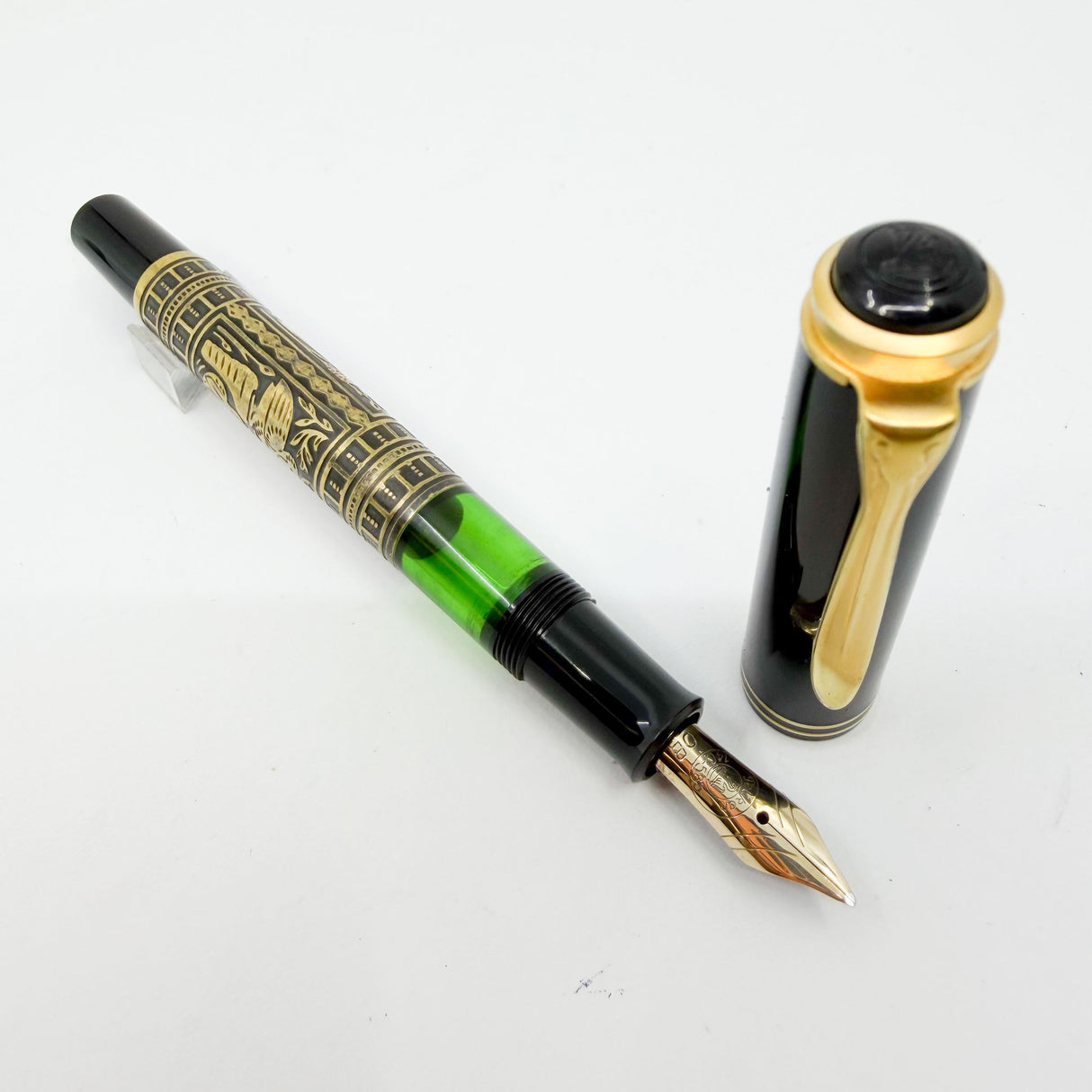 Pelikan M700 Toledo Fountain Pen - Oblique Broad 14kt Gold Nib - Circa 1990s