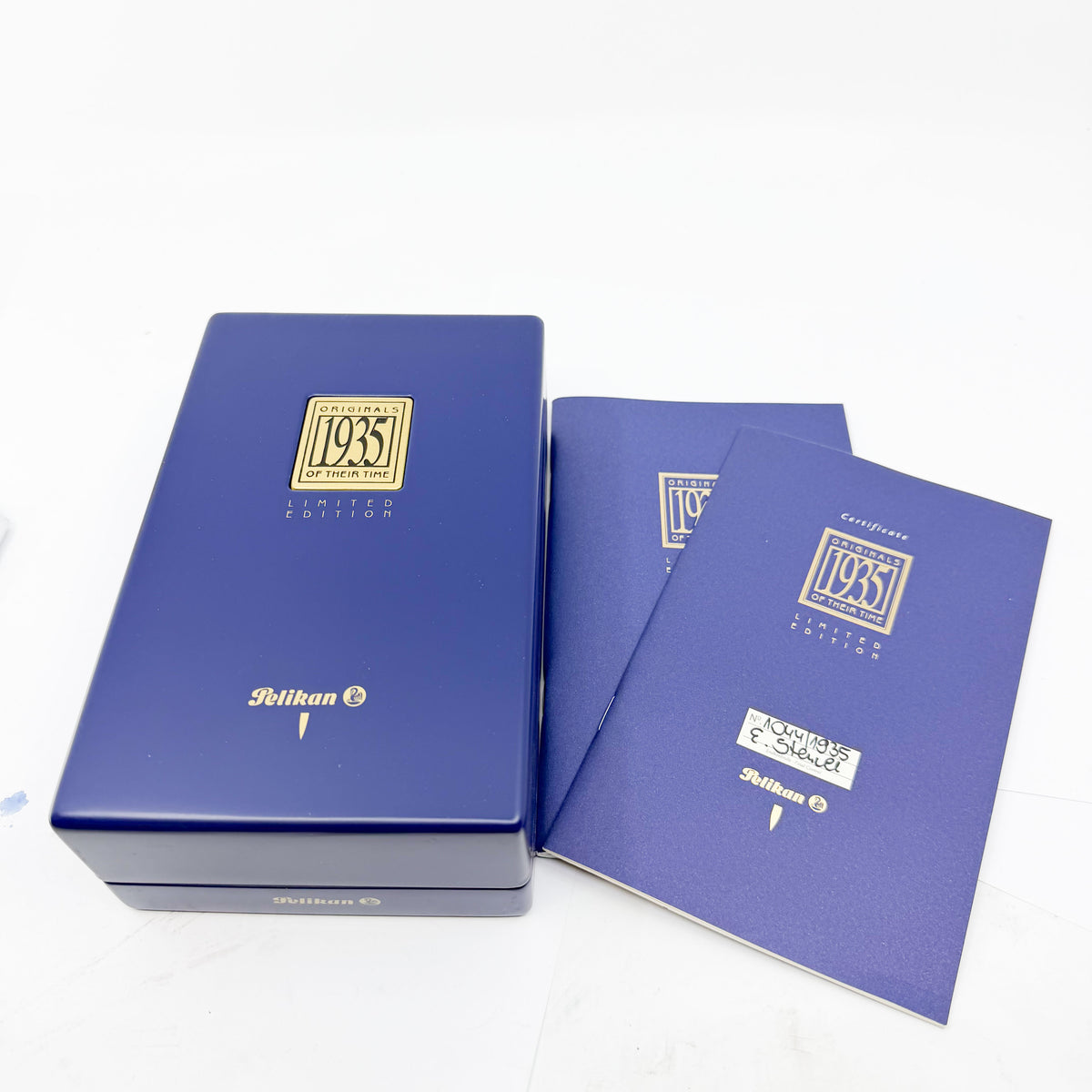 Pelikan Lapis Blue Celluloid (1935 Originals of their Time) Limited Edition Fountain Pen - Fine 18kt Gold Nib