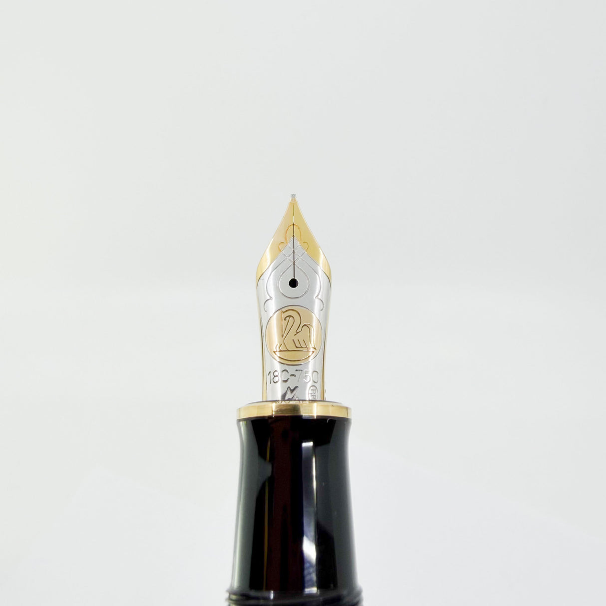 Pelikan M800 Souveran Black Cap & Green Striped Barrel Fountain Pen - Medium 18kt Gold "PF" Nib