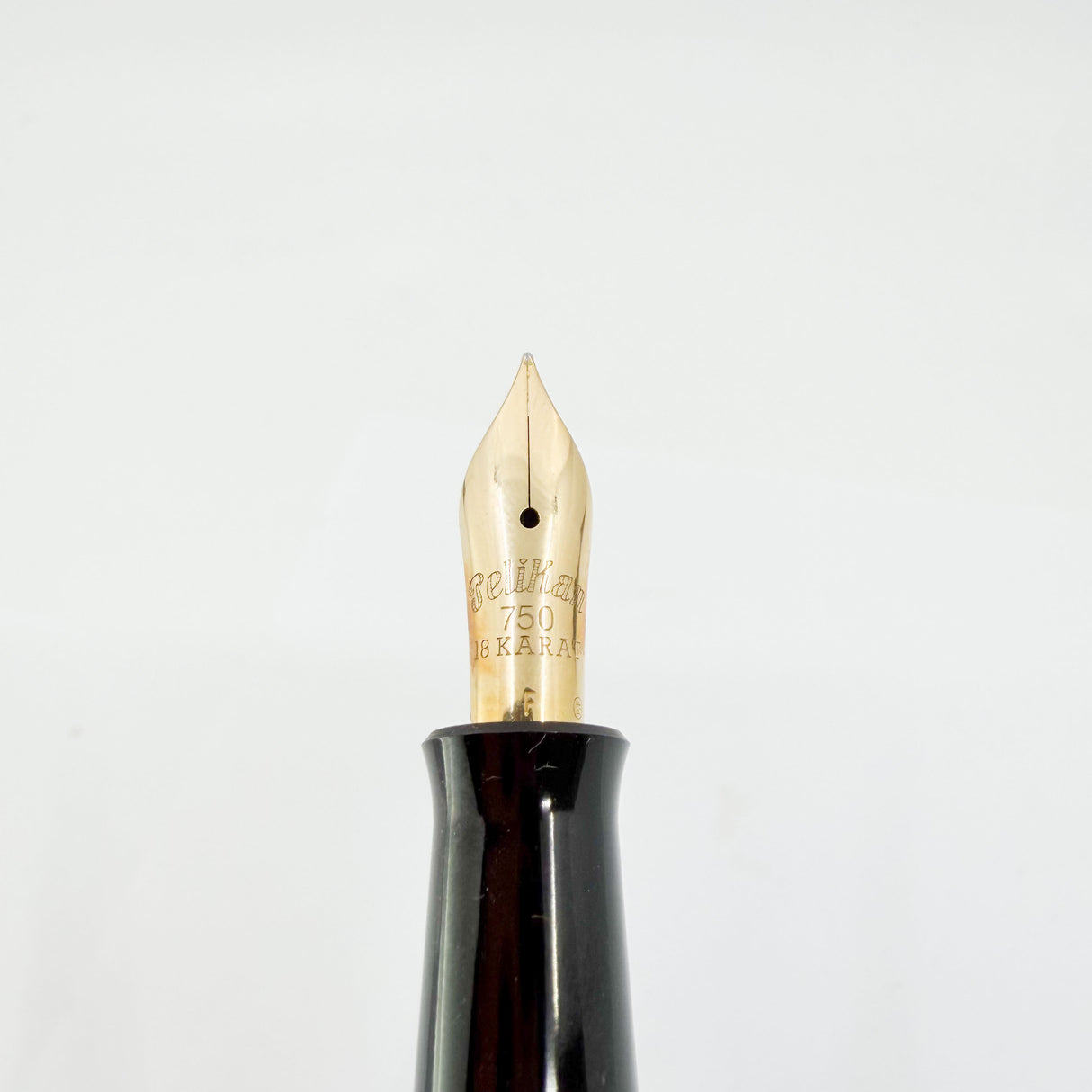 Pelikan Lapis Blue Celluloid (1935 Originals of their Time) Limited Edition Fountain Pen - Fine 18kt Gold Nib