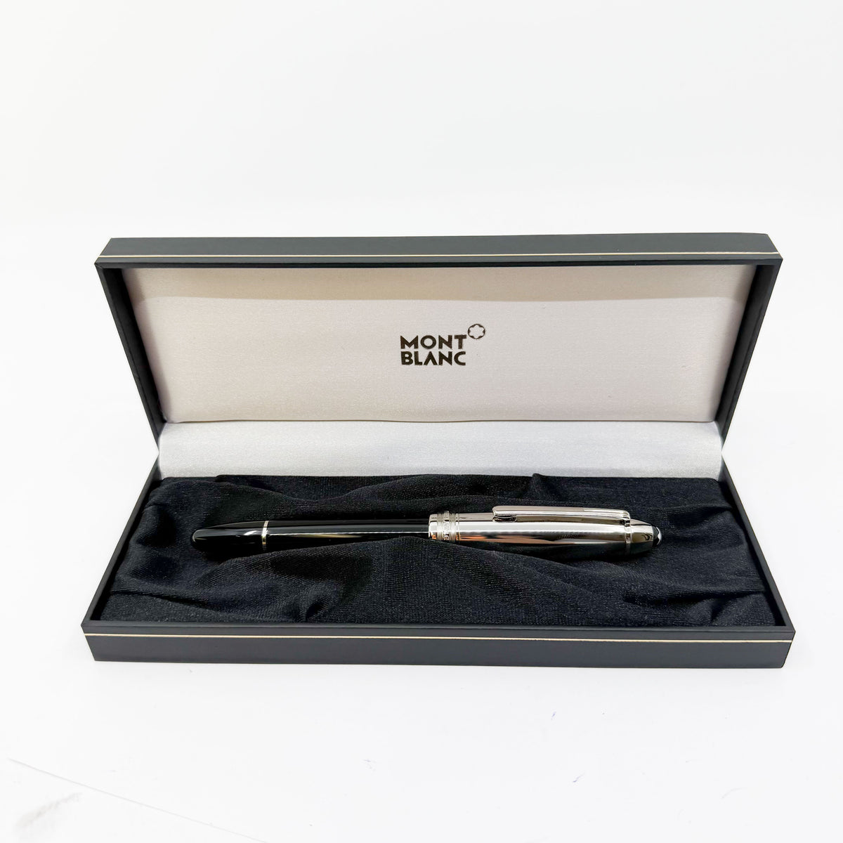 Montblanc Meisterstuck #146 Doue Black with Stainless Steel Cap LeGrand Fountain Pen - Medium 18kt Gold Nib
