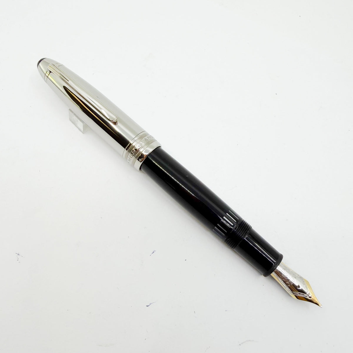 Montblanc Meisterstuck #146 Doue Black with Stainless Steel Cap LeGrand Fountain Pen - Medium 18kt Gold Nib