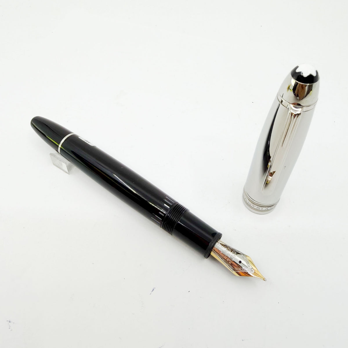 Montblanc Meisterstuck #146 Doue Black with Stainless Steel Cap LeGrand Fountain Pen - Medium 18kt Gold Nib