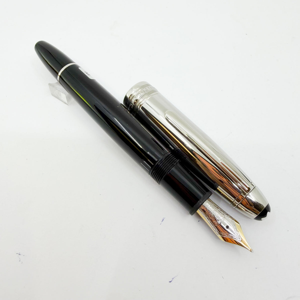 Montblanc Meisterstuck #146 Doue Black with Stainless Steel Cap LeGrand Fountain Pen - Medium 18kt Gold Nib