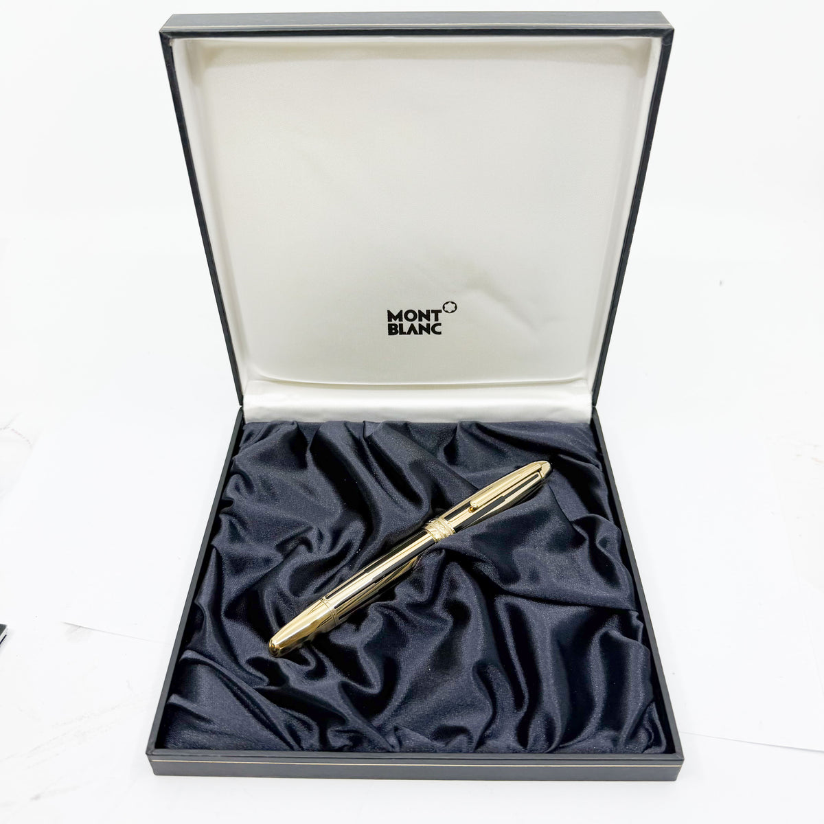 Montblanc Meisterstuck Solitaire Le Grand 146 Black Resin & Gold Plated Striped Filigree Fountain Pen - Fine 18kt Gold Nib
