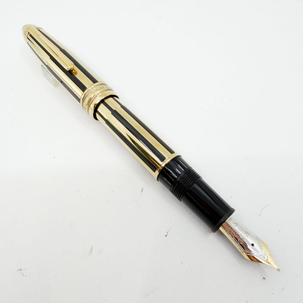 Montblanc Meisterstuck Solitaire Le Grand 146 Black Resin & Gold Plated Striped Filigree Fountain Pen - Fine 18kt Gold Nib