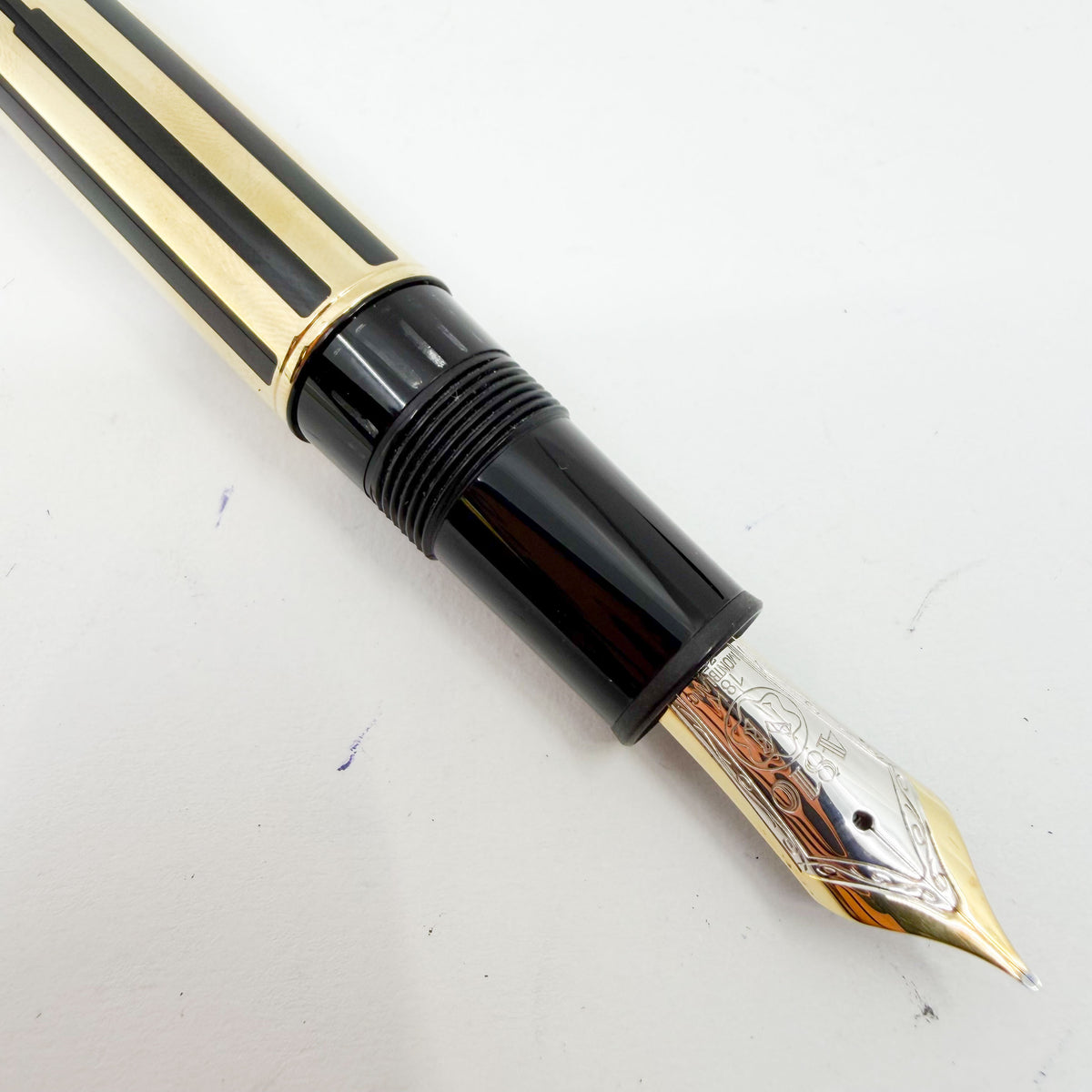 Montblanc Meisterstuck Solitaire Le Grand 146 Black Resin & Gold Plated Striped Filigree Fountain Pen - Fine 18kt Gold Nib