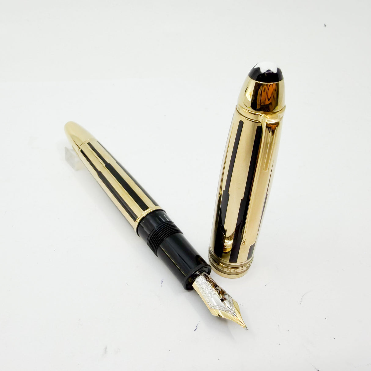 Montblanc Meisterstuck Solitaire Le Grand 146 Black Resin & Gold Plated Striped Filigree Fountain Pen - Fine 18kt Gold Nib