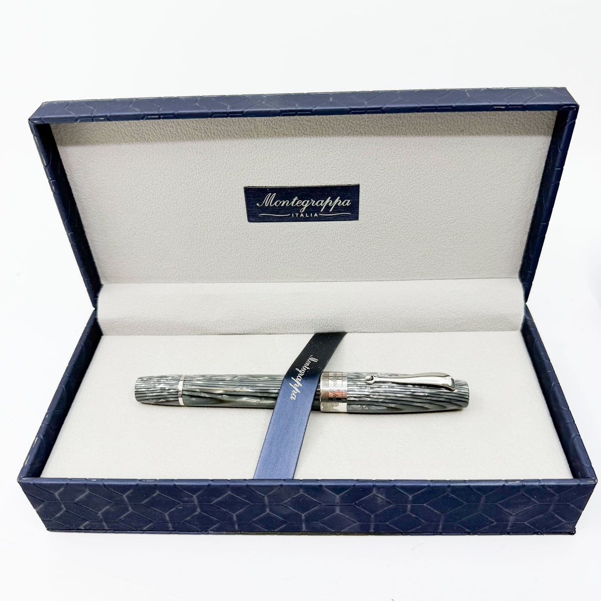 Montegrappa "Extra" Art Deco Shiny Lines Celluloid Limited Edition Fountain Pen #35/50 - Broad 18kt Gold Nib