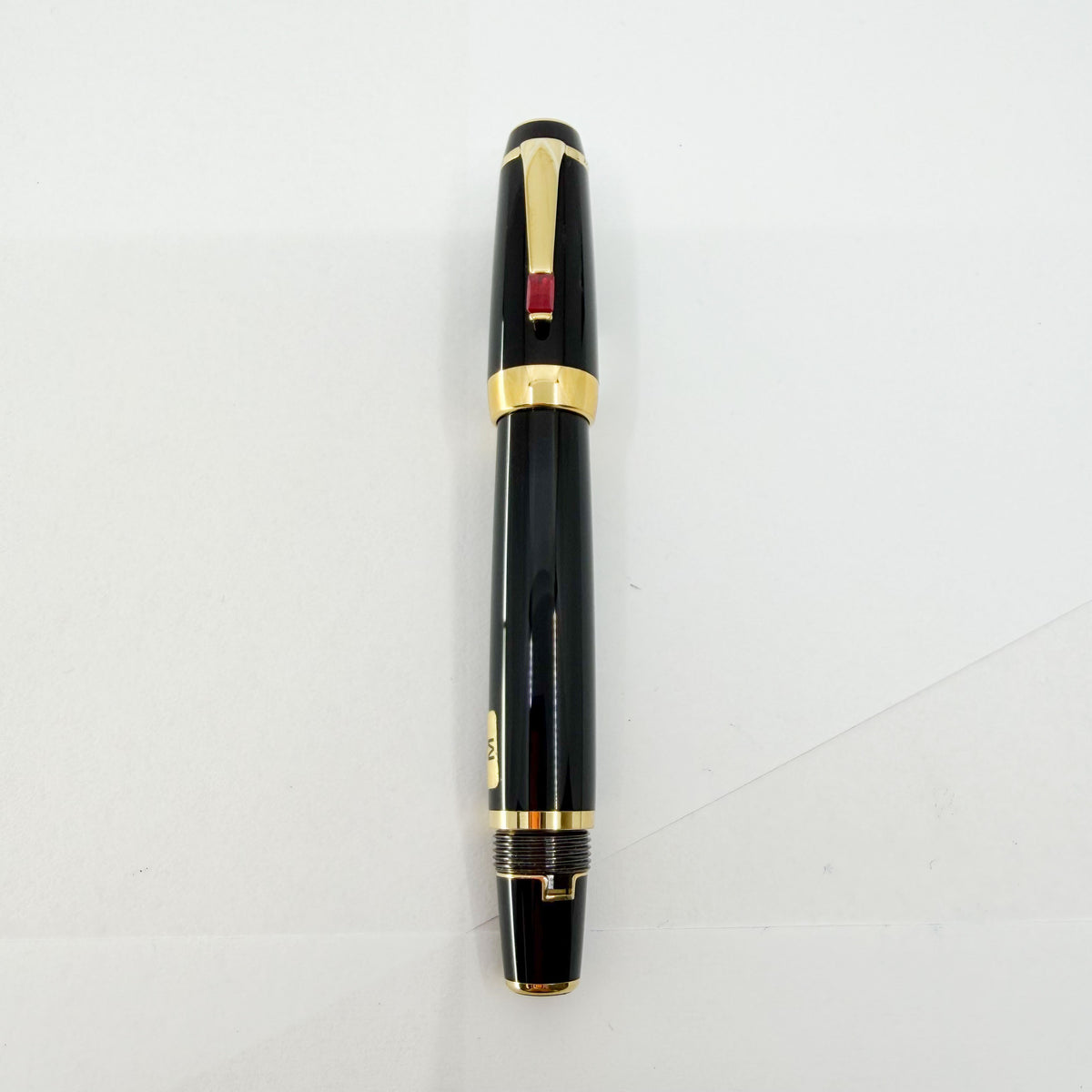 Montblanc Boheme Rouge - Black Resin Fountain Pen - Retractable Medium 18kt Gold Nib