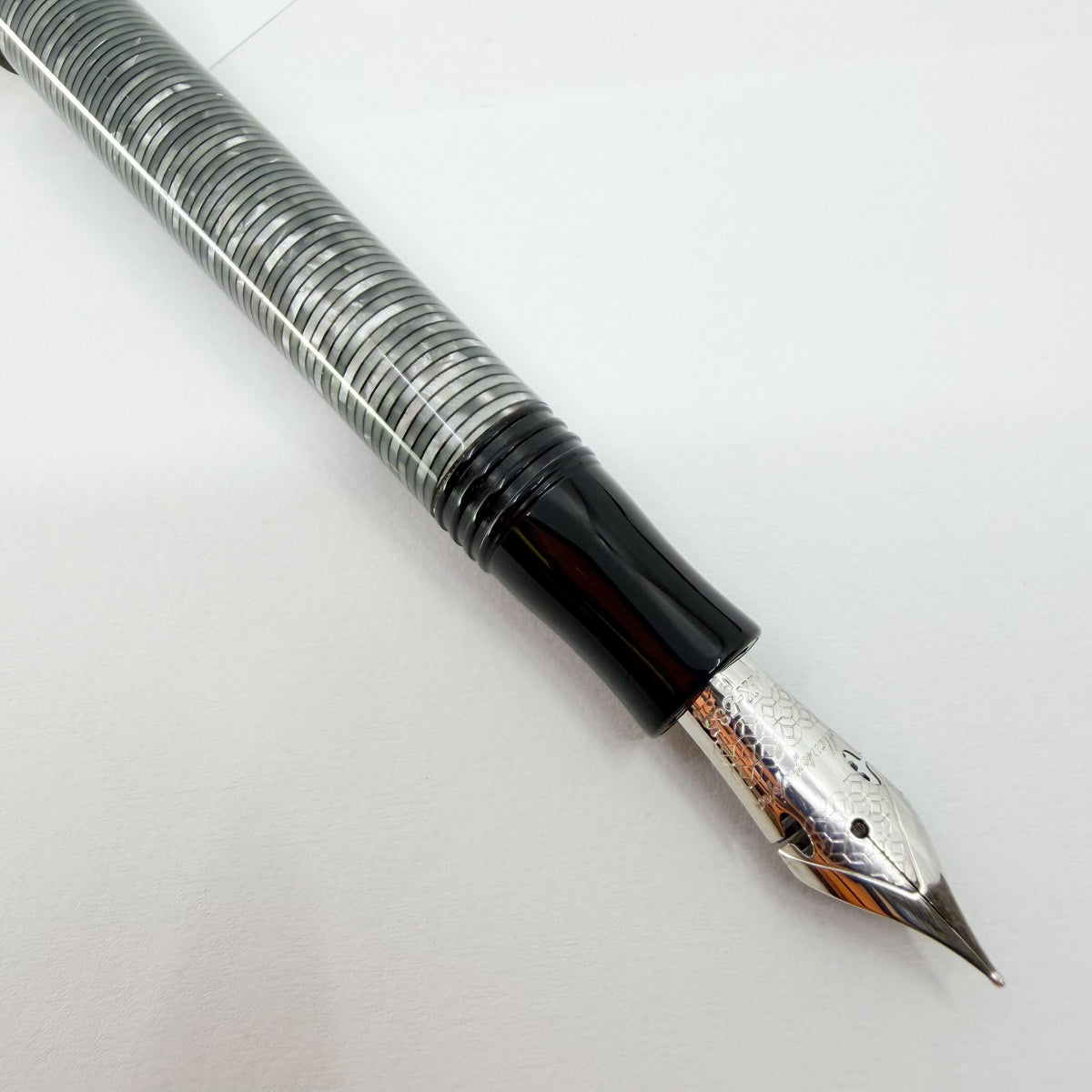 Montegrappa Nazionale Flex Shiny Circles Celluloid Limited Edition Fountain Pen - Flexible Fine 14kt Gold Nib