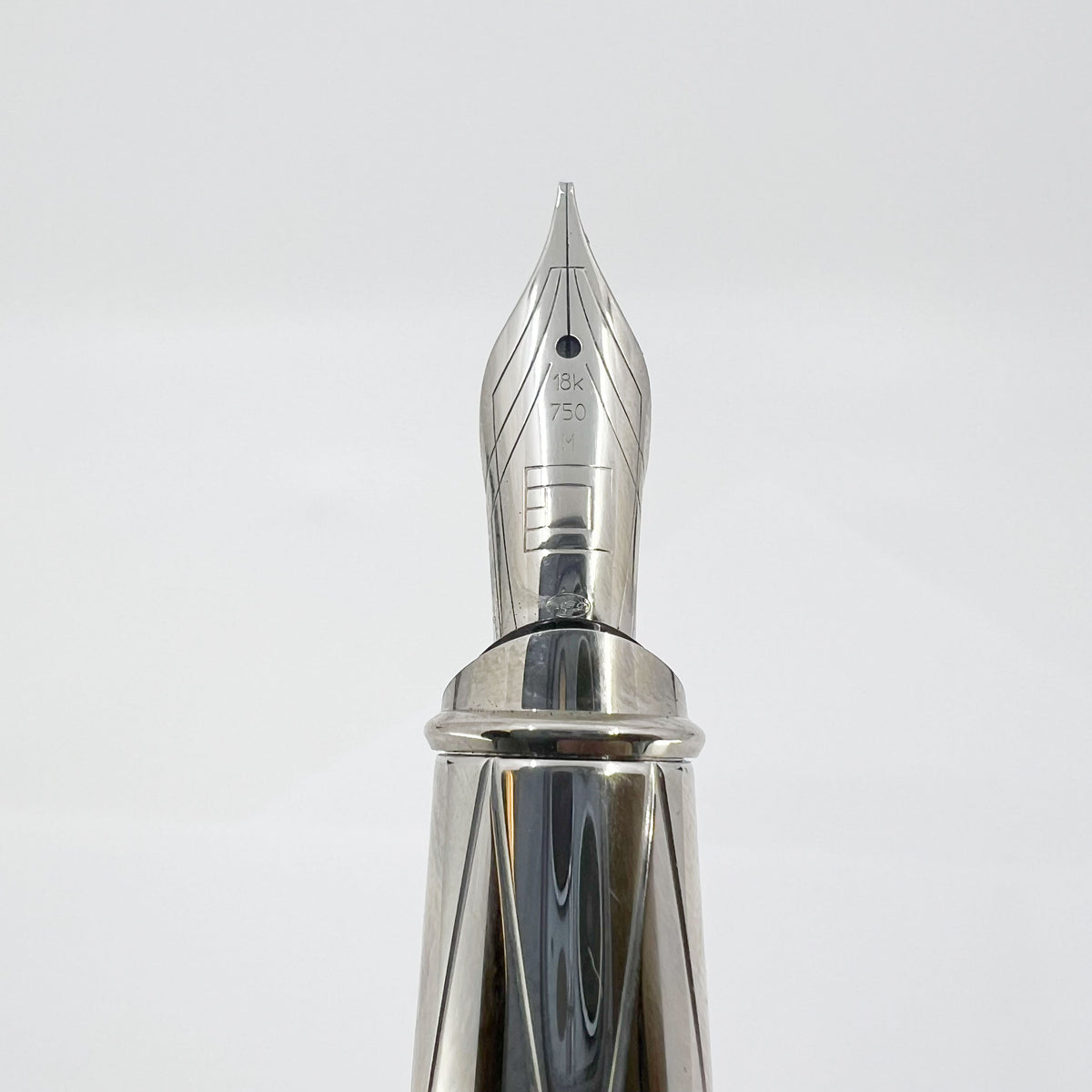 S.T. Dupont Olympio Nocturne Extra Large Fountain Pen - Medium 18kt Gold Nib