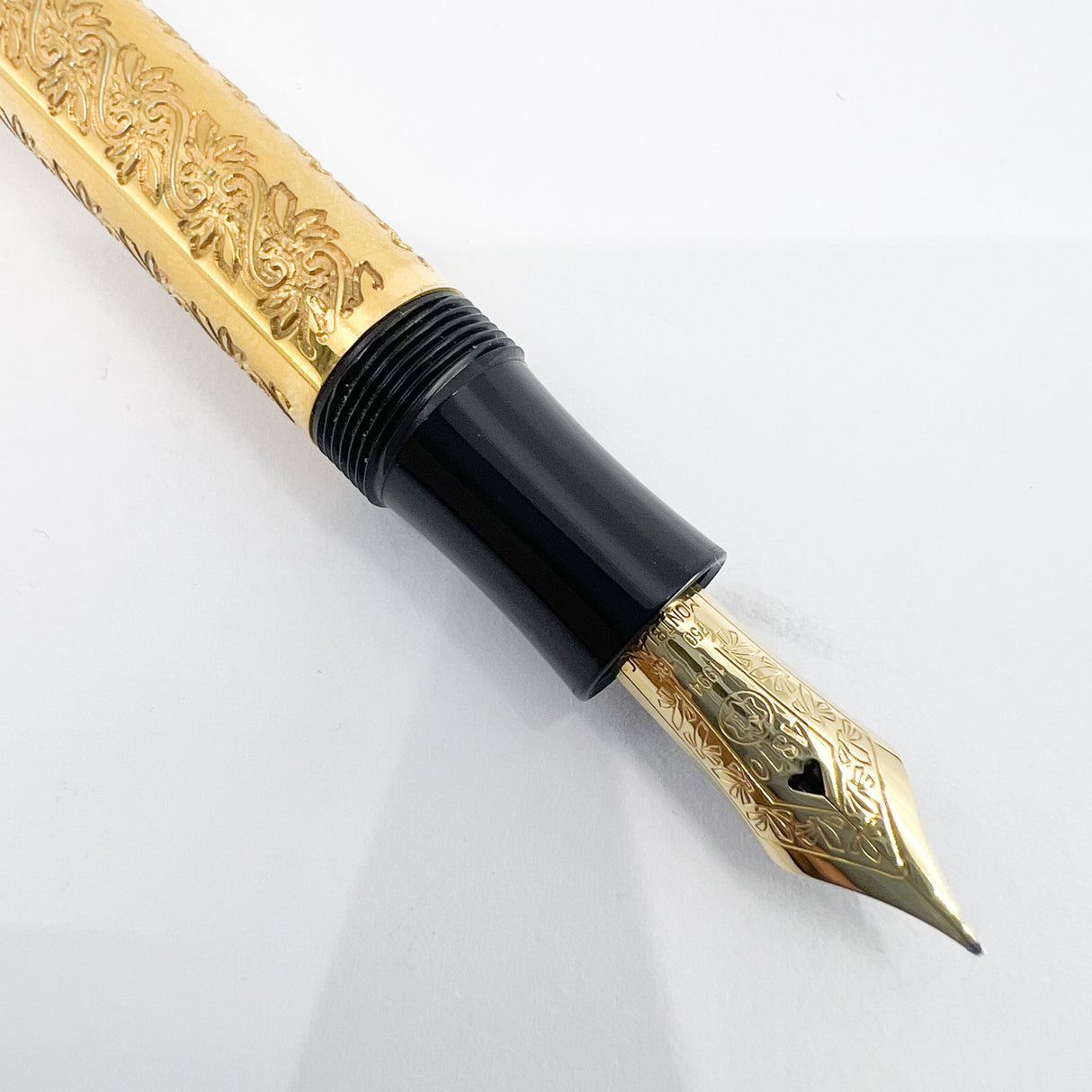 Montblanc Louis XIV 1994 Patron of the Arts Limited Edition Fountain Pen - Fine 18kt Gold Nib