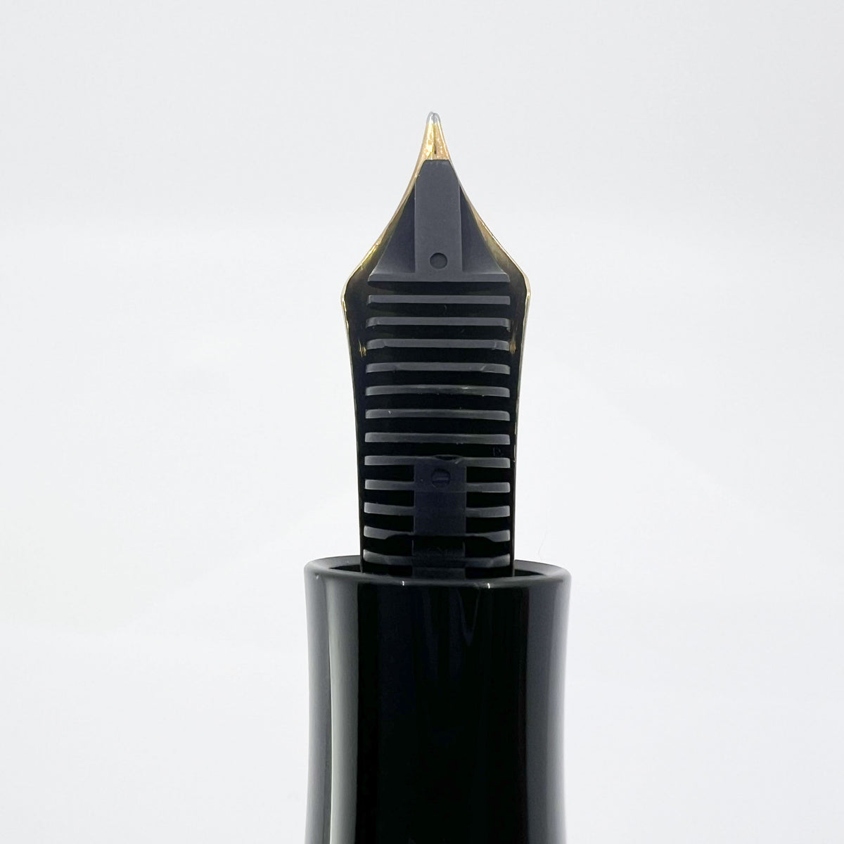 Montblanc Louis XIV 1994 Patron of the Arts Limited Edition Fountain Pen - Fine 18kt Gold Nib
