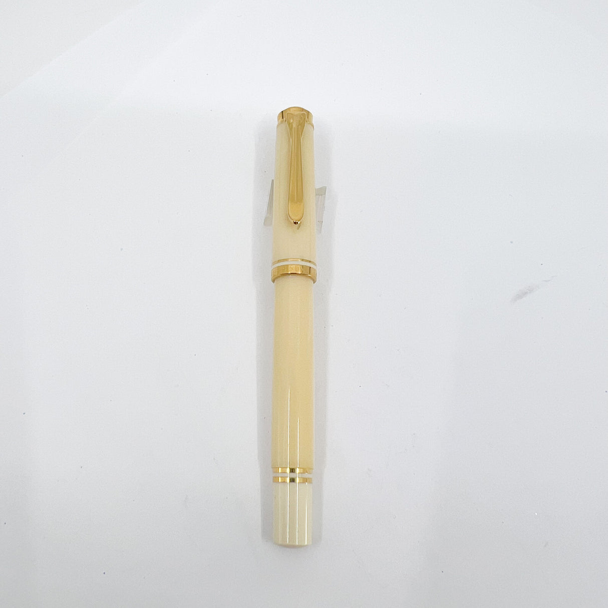 Pelikan M300 Lustrous Ivory Resin Fountain Pen (Circa 2002) - Medium 14kt Gold Nib