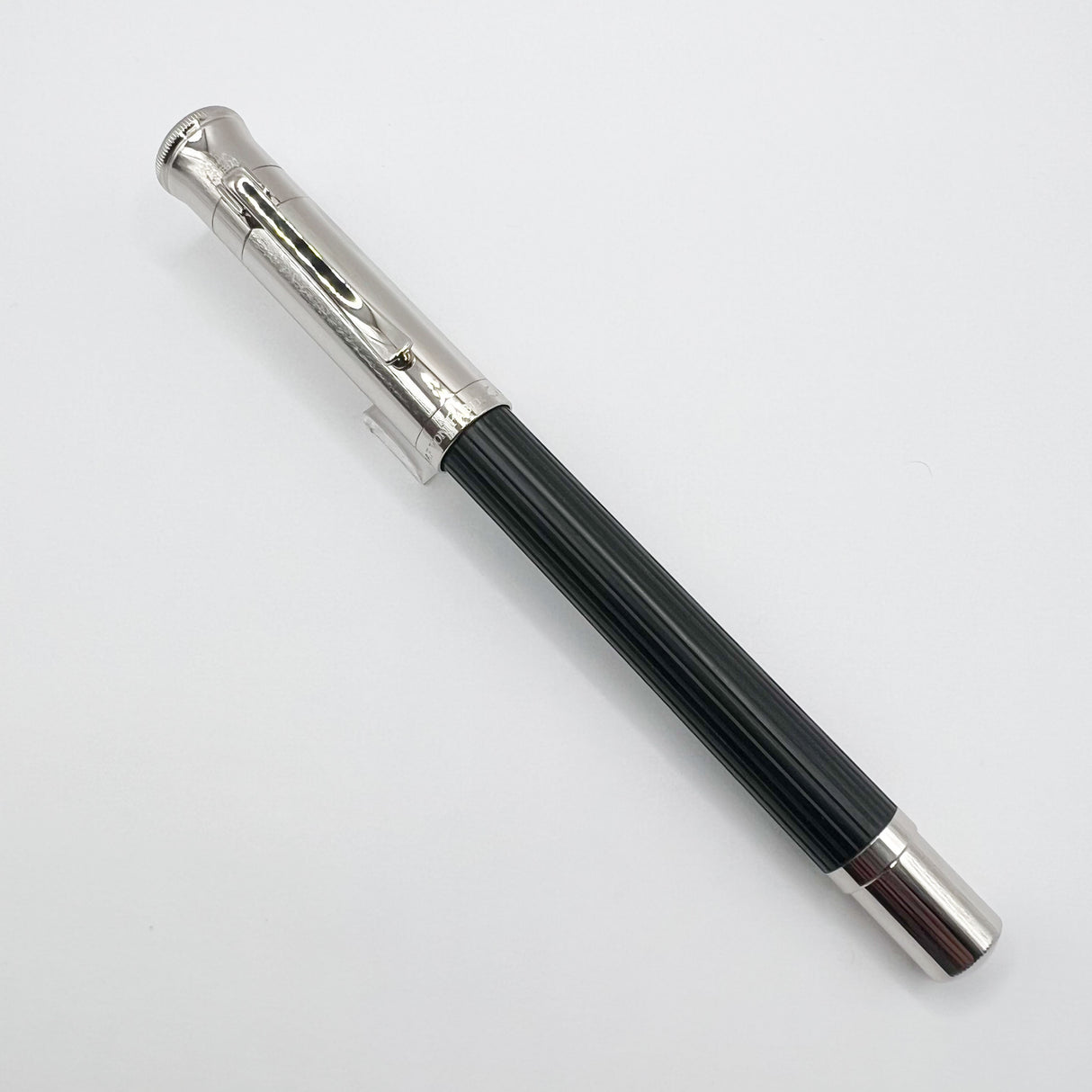 Graf von Faber Castell Classic Ebony Wood Fountain Pen - Medium 18kt Gold Nib
