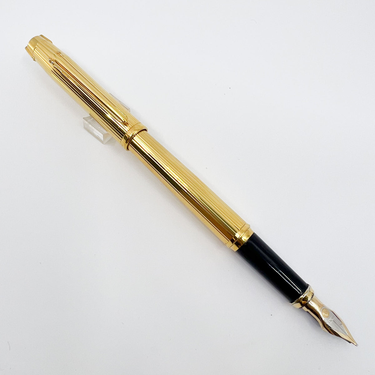 Elysee Parthenon Fountain Pen with 18K Gold-Plated Vertically Etched Body - Medium 2-Tone 18kt Gold Nib