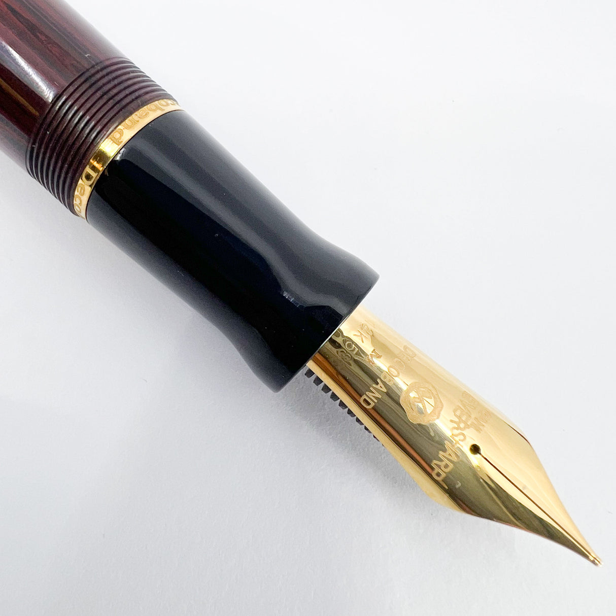 Wahl-Eversharp Decoband Rosewood Ebonite Fountain Pen - Semi-Flex Medium 14kt Gold Nib