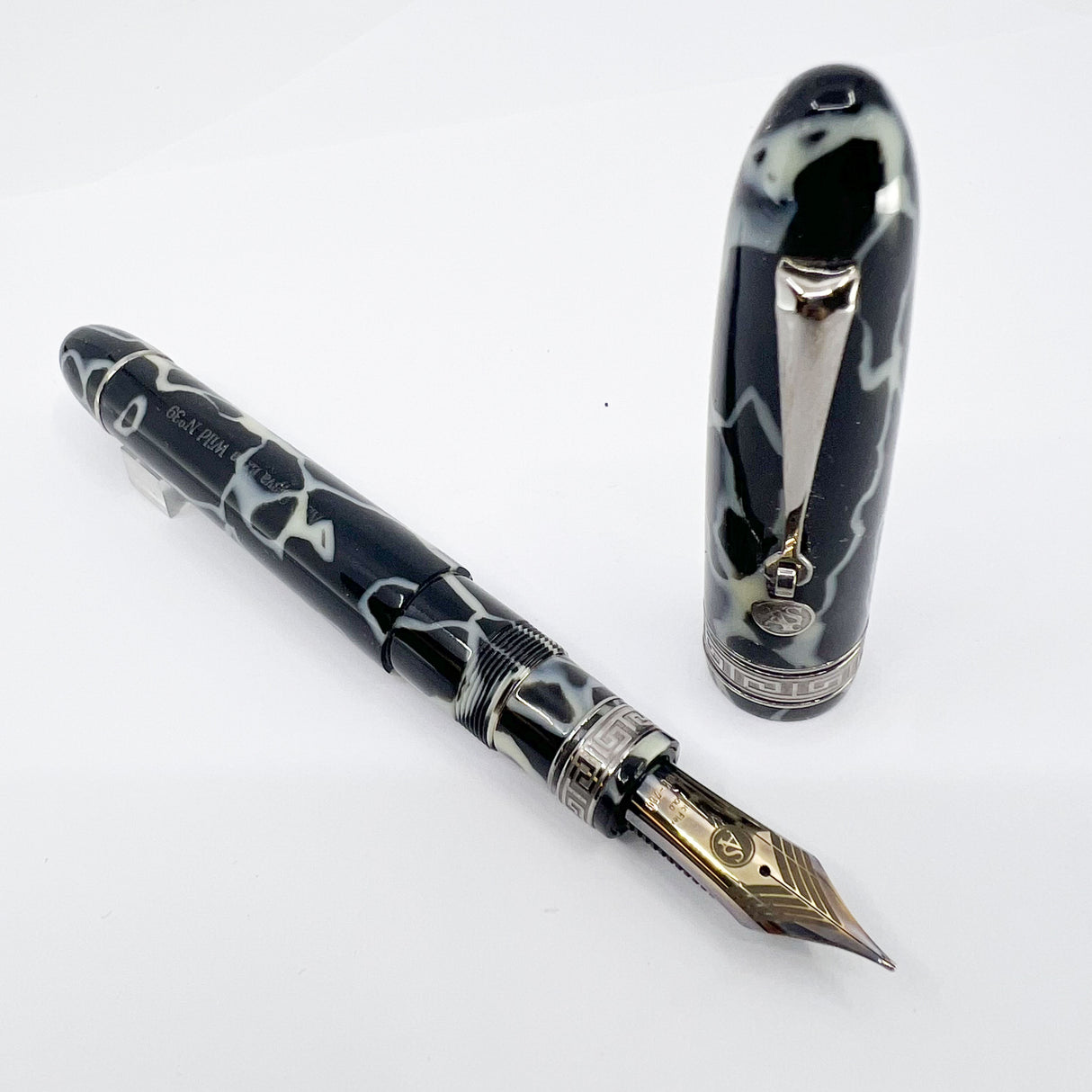ASC (Armando Simoni Club) Ogiva Oversized Extra Art Nouveau "Wild" (OMAS Original) Celluloid Limited Edition Fountain Pen - Magic Flex Medium 18kt Gold Nib