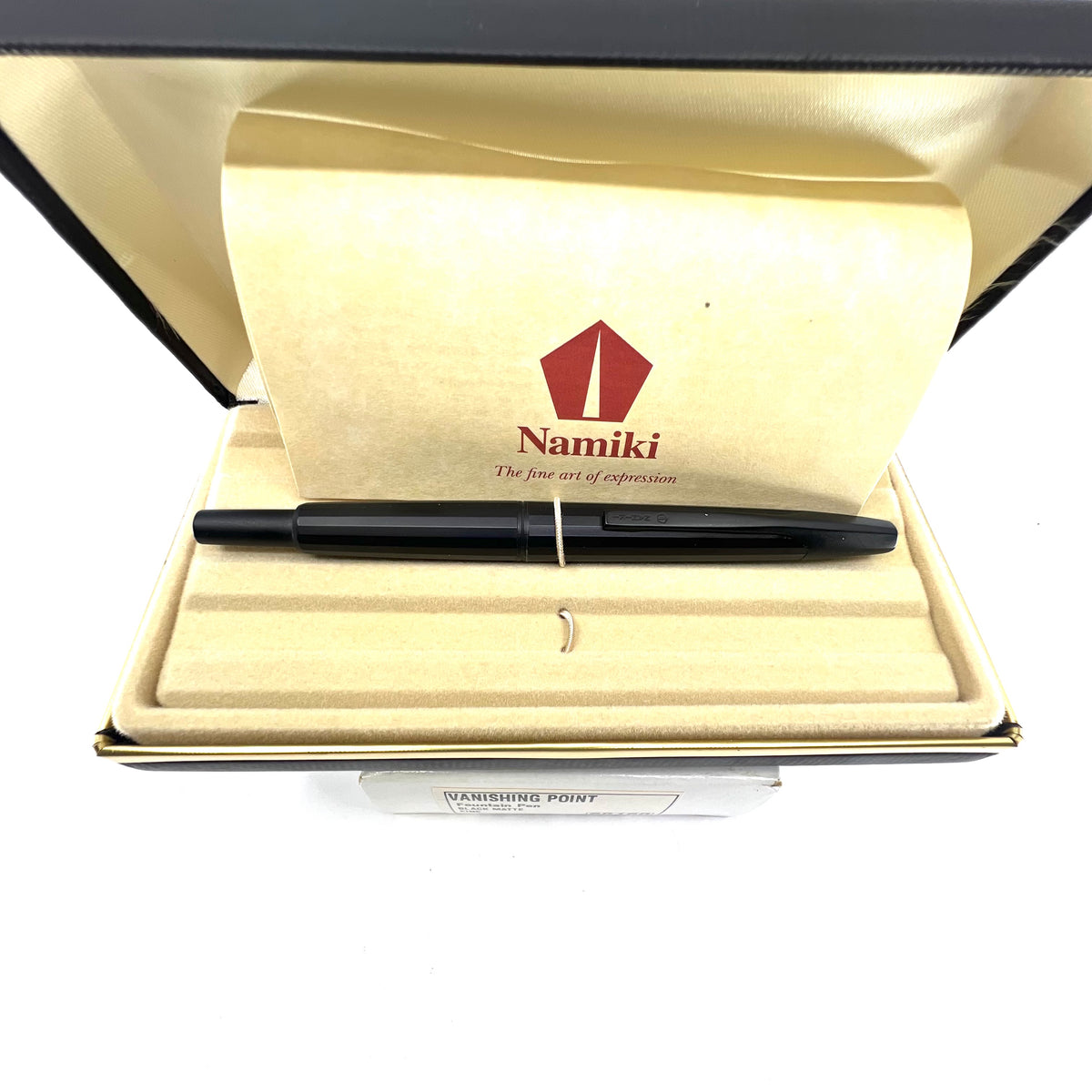 Pilot Namiki Black Matte Vanishing Point Fountain Pen - Classic Style Multi-Facetted Body - Circa 1995 - Medium 14kt Gold Nib