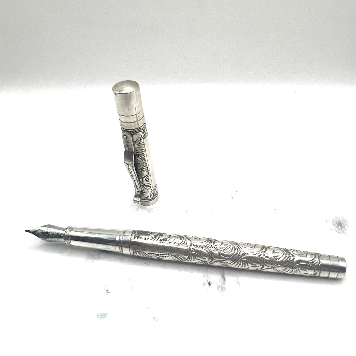 Yard-o-Led Standard Victorian Sterling Silver Fountain Pen - Broad 18kt Gold Nib