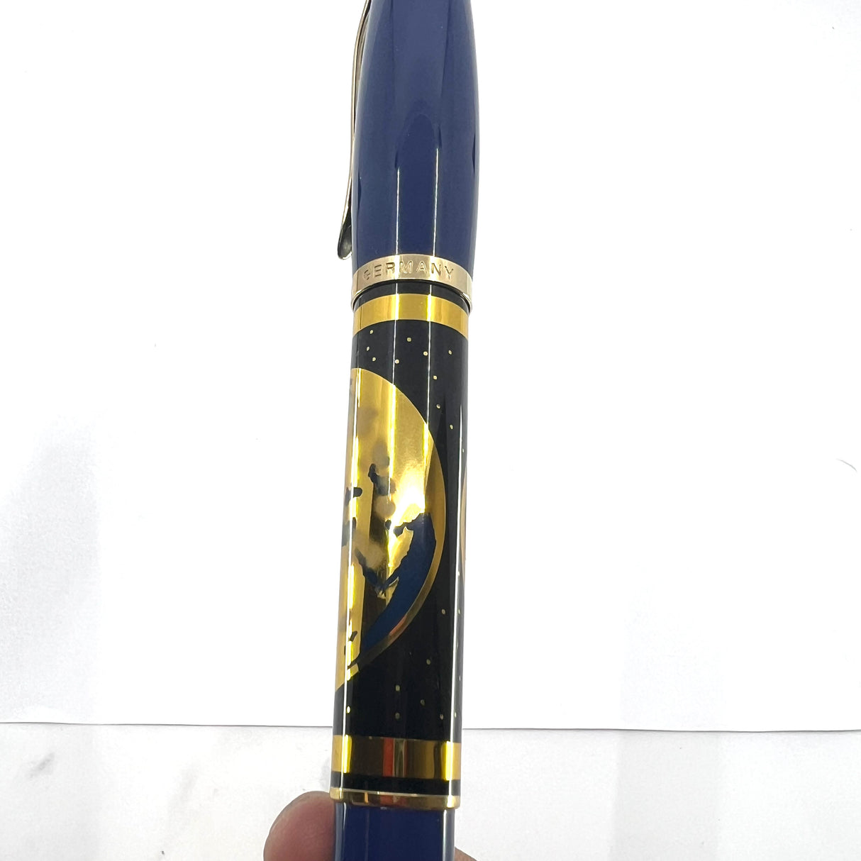 Pelikan M1000 Blue Planet Limited Edition Fountain Pen - Fine 18kt Gold Nib