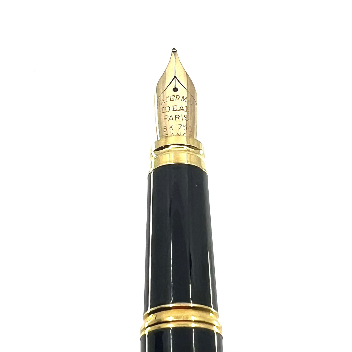 Waterman Gentleman Black Lacquered Fountain Pen - Medium 18kt Gold Nib