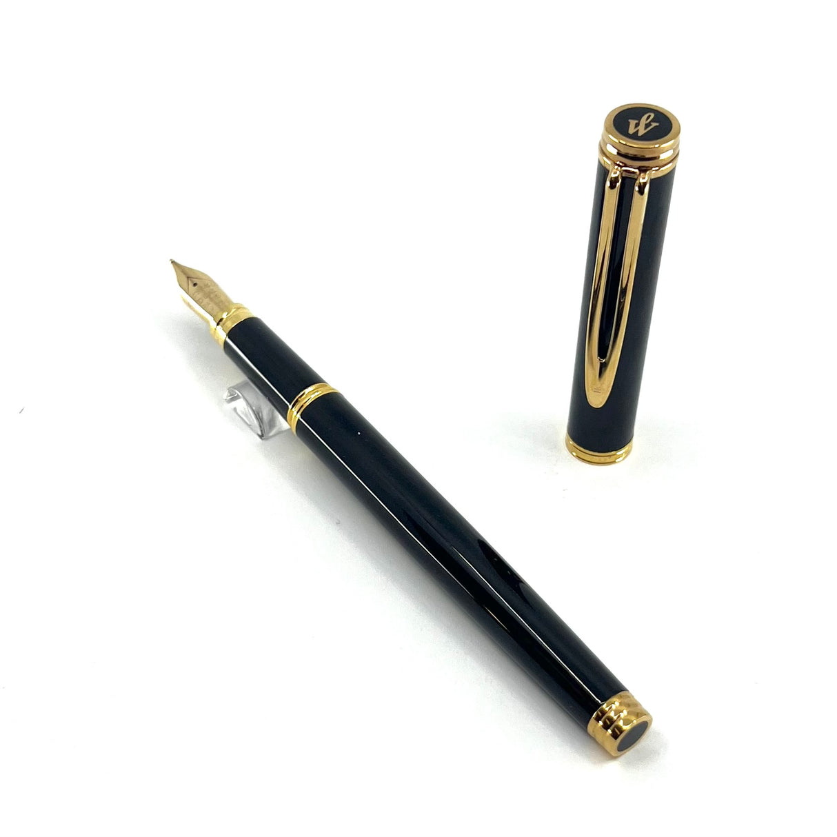 Waterman Gentleman Black Lacquered Fountain Pen - Medium 18kt Gold Nib