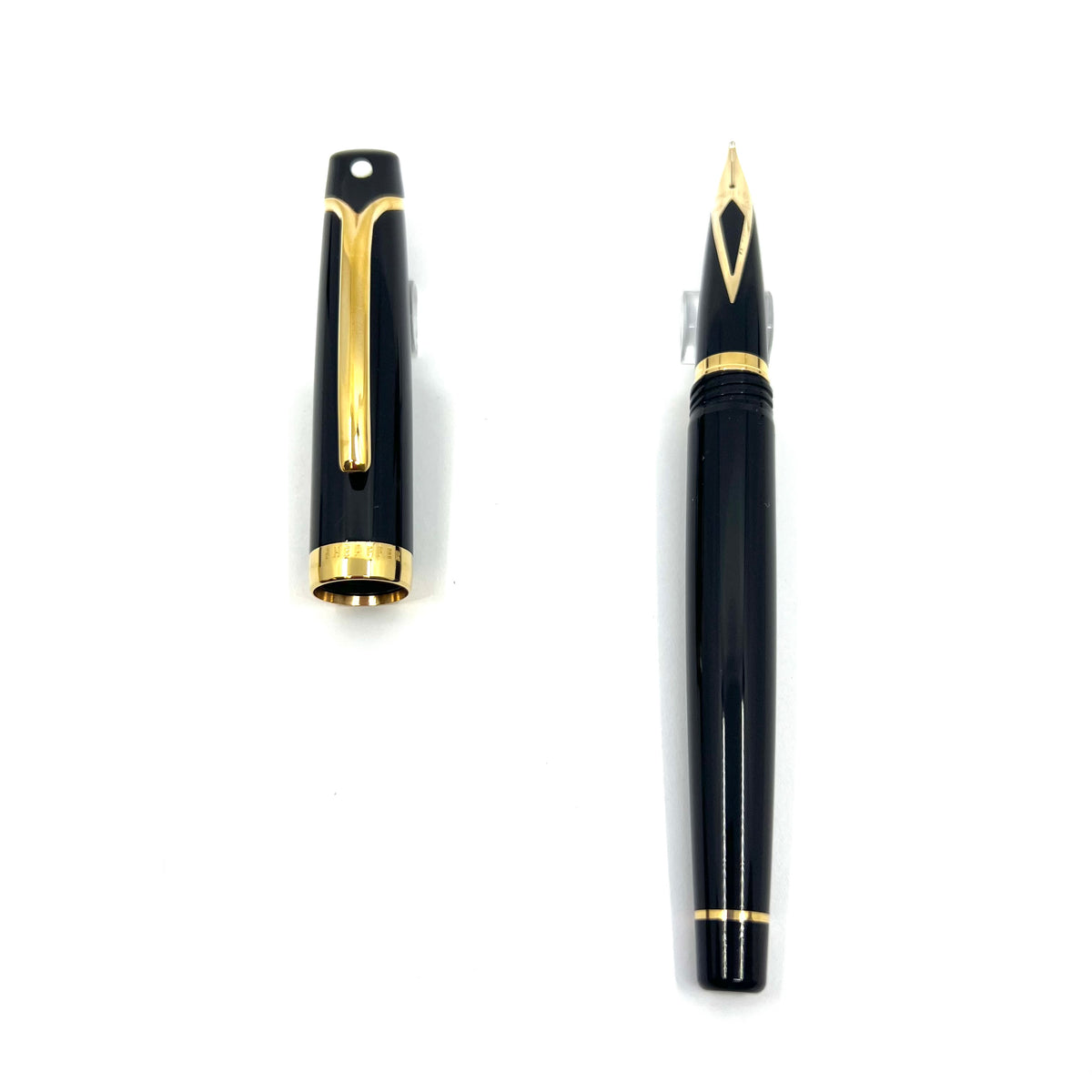 Sheaffer Valor Fountain Pen - Broad 14kt Gold Nib