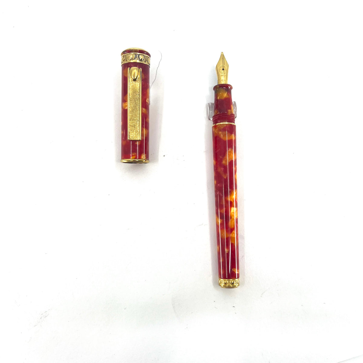 Signum (Italy) Lustrous Marbled Red & Orange Fountain Pen - Broad 18kt Gold Nib