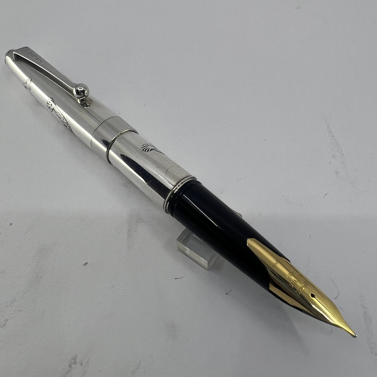 Namiki Sterling Silver Dragon Fountain Pen - Broad 18kt Gold Nib