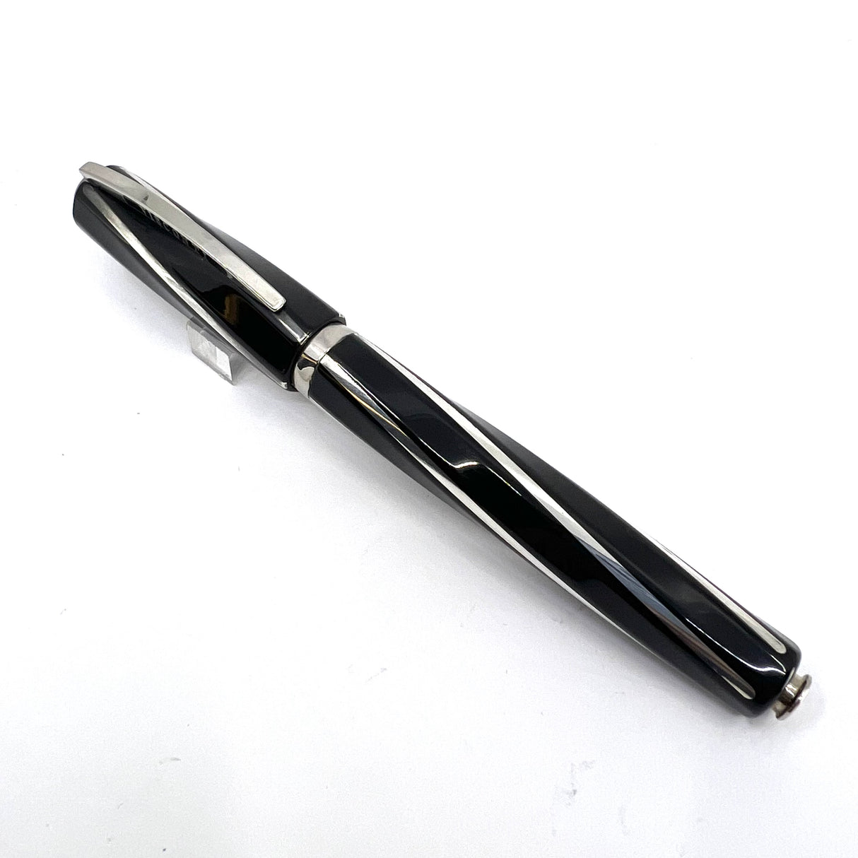 Visconti Black Divina Mid-Size Spiral Fountain Pen - Flexible Broad 23K Palladium Nib