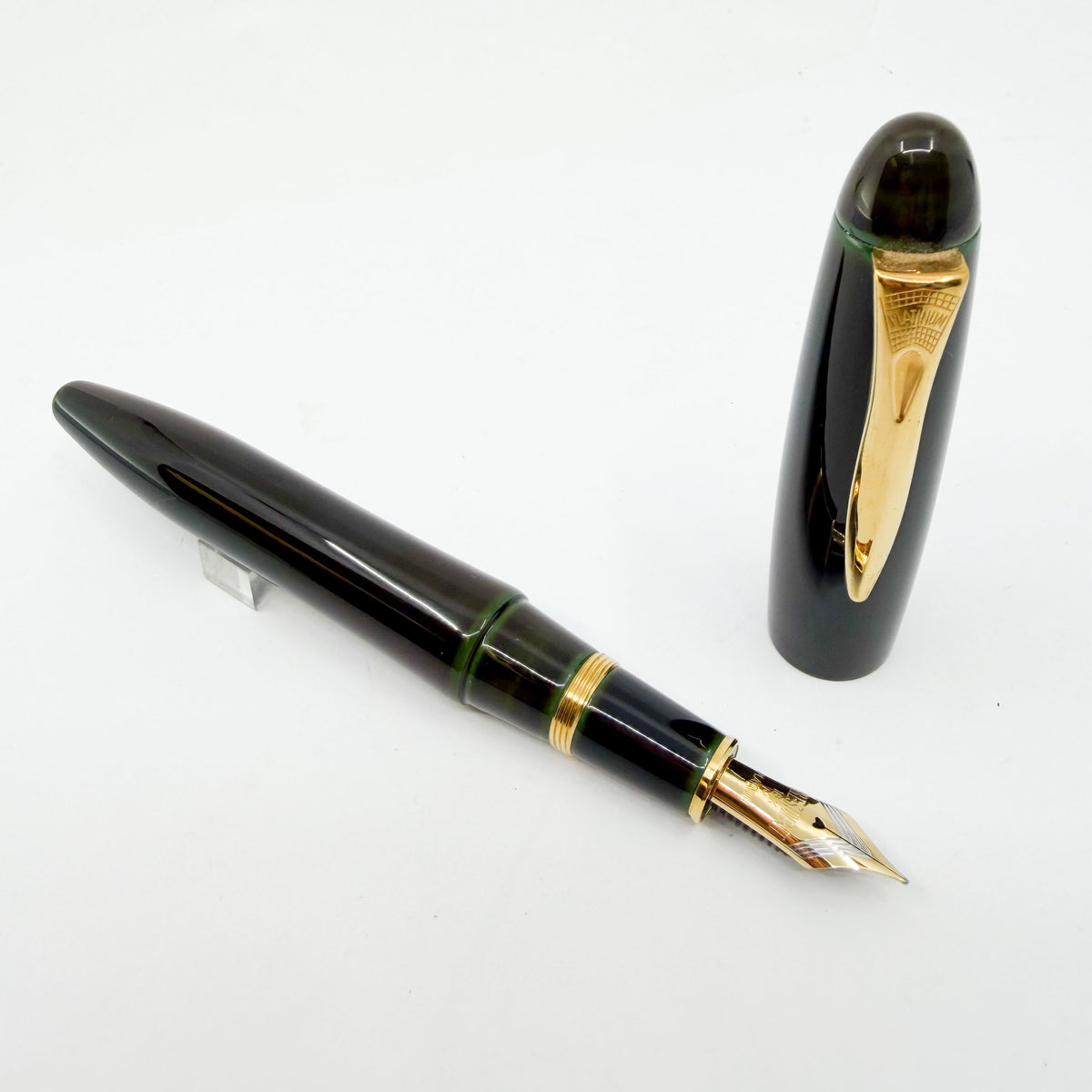 Platinum Izumo Urushi Soratame (Brown/Green) Oversized Fountain Pen - Medium 18 Kt Gold Nib