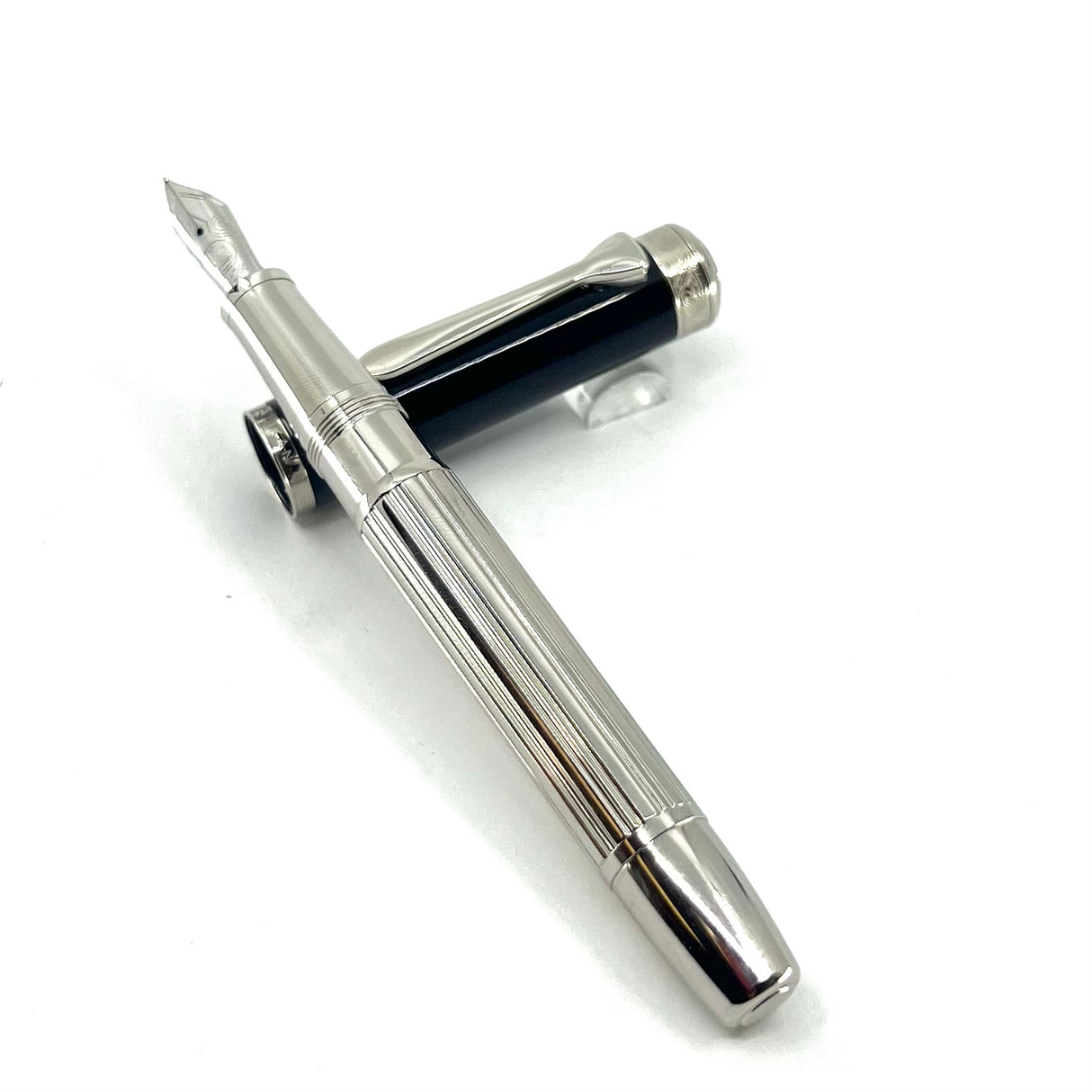 Pelikan M7005 Majesty Fountain Pen - Black Cap/Sterling Silver Barrel - Fine 18kt Gold Nib