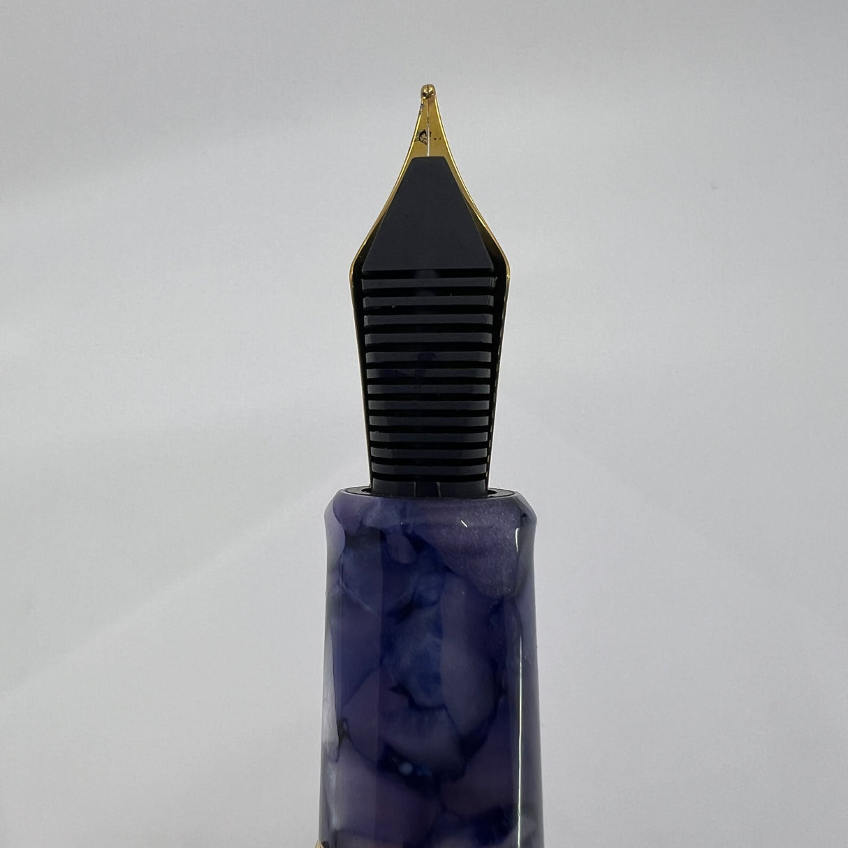 Esterbrook Estie Lilac Marble Oversized Fountain Pen - Medium Gold-Plated Nib