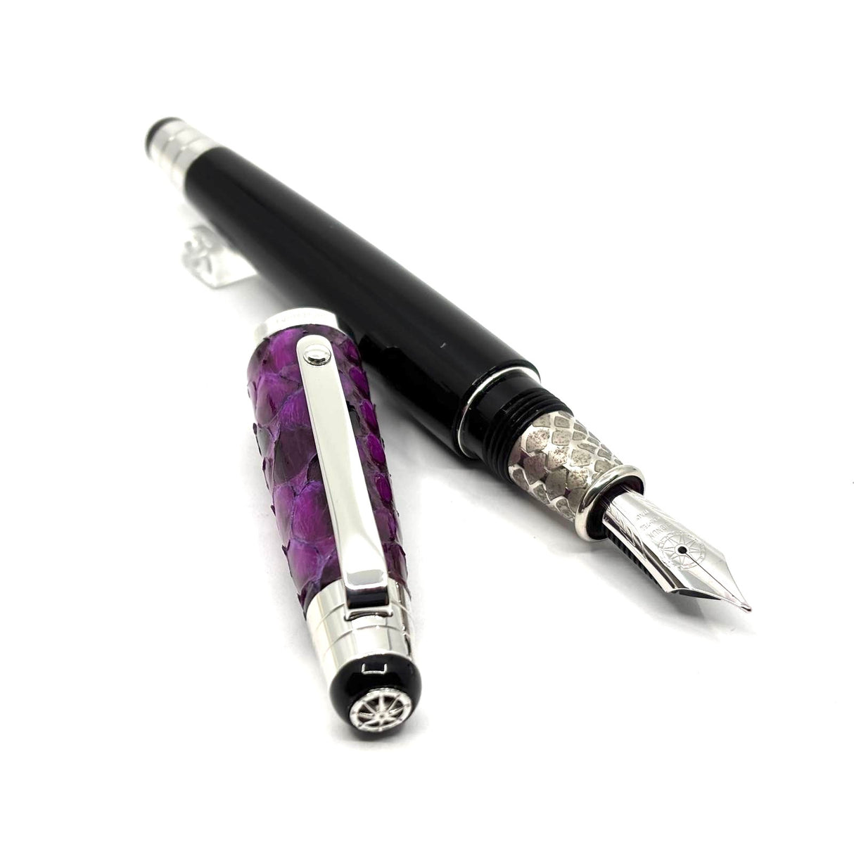 Signum (Italy) Python - Variegated Purple Python Skin Fountain Pen