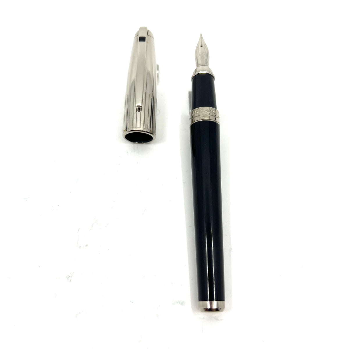 S. T. Dupont Large Orpheo Fountain Pen - Platinum Plated Cap