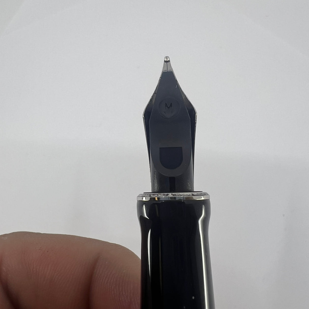 Parker DNA Duofold Limited Edition Fountain Pen - Medium 18kt Gold Nib