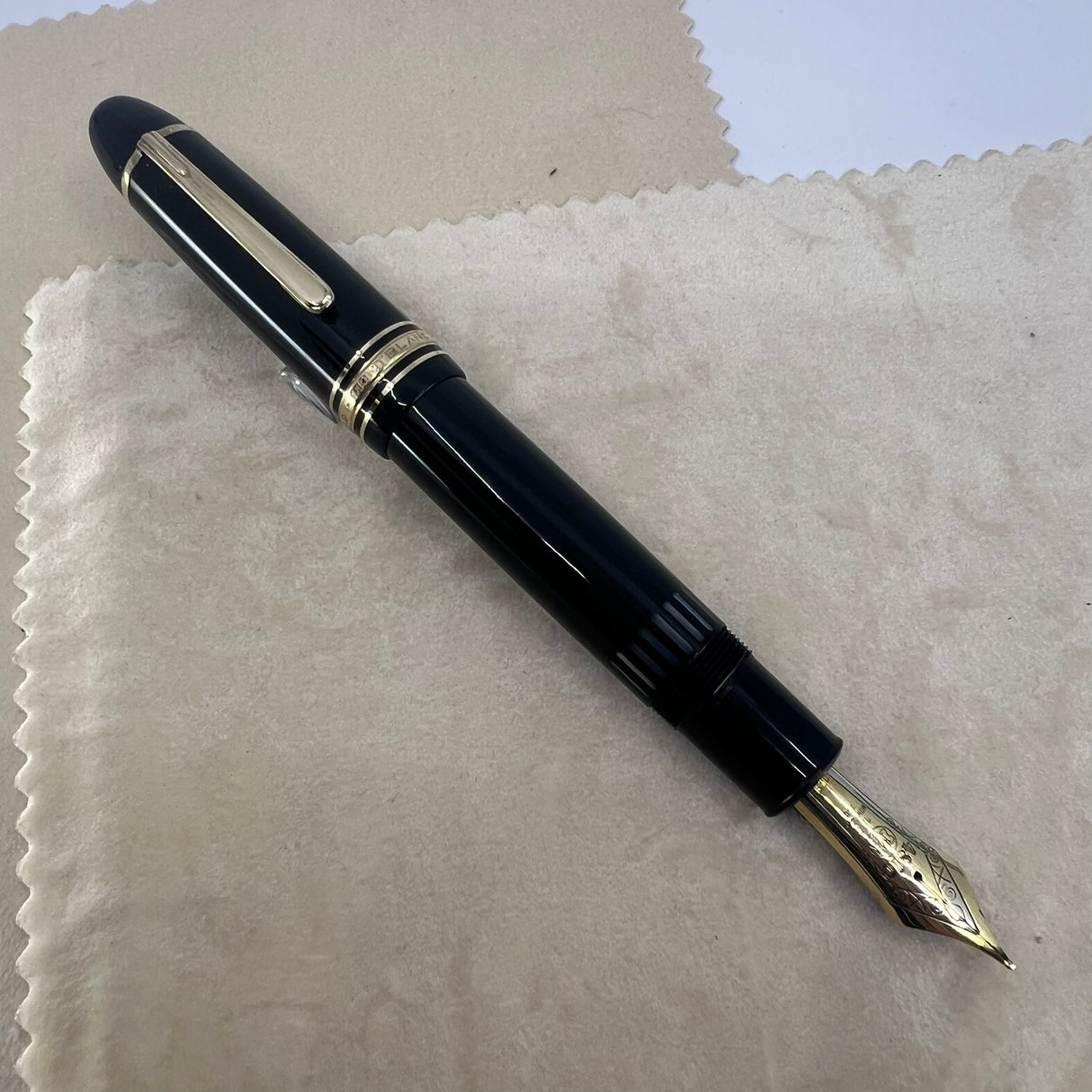 Montblanc Meisterstuck #146 LeGrand Black Fountain Pen - Very Flexible Fine 14kt Gold Nib