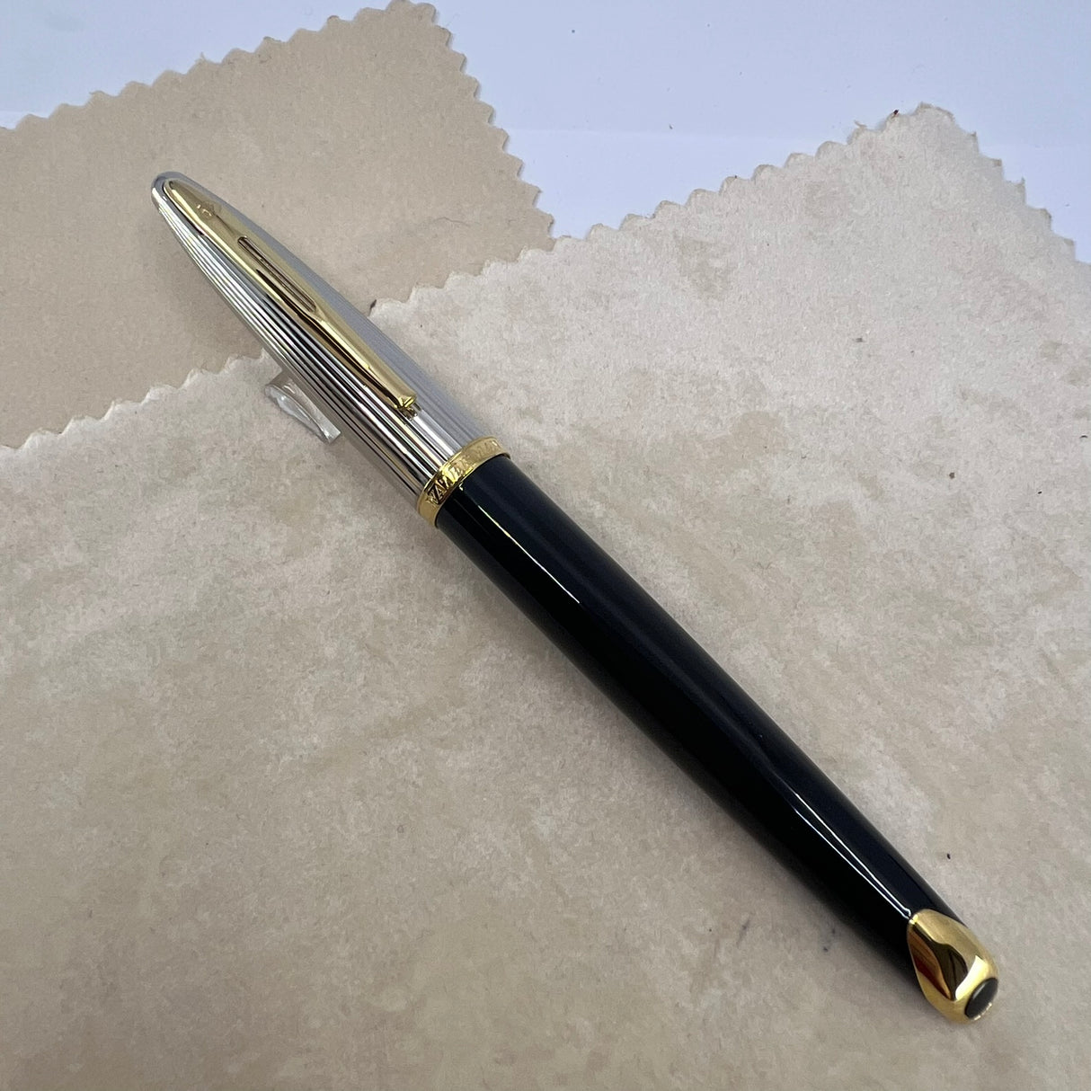 Waterman Carene Deluxe Black Barrel/Silver-Plated Cap Fountain Pen - Fine 18 Kt Gold Nib