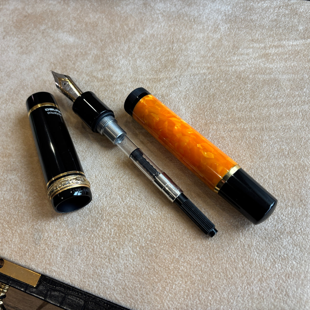 Delta Oversized Millennium DolceVita 925 Gold Vermeil Trim Fountain Pen - 18kt Gold Nib