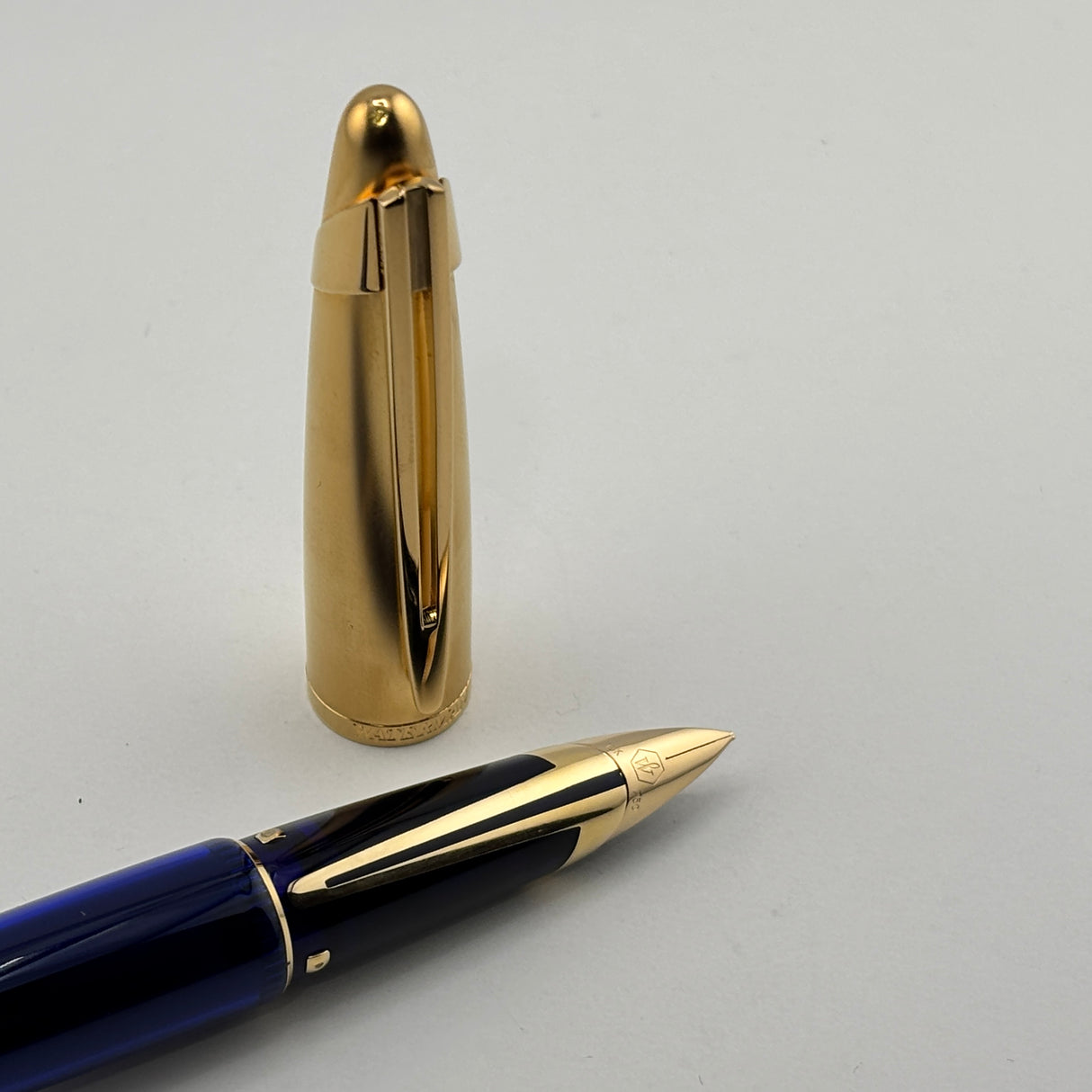 Waterman Edson Blue Translucent Fountain Pen - Medium 18 Kt Gold Nib